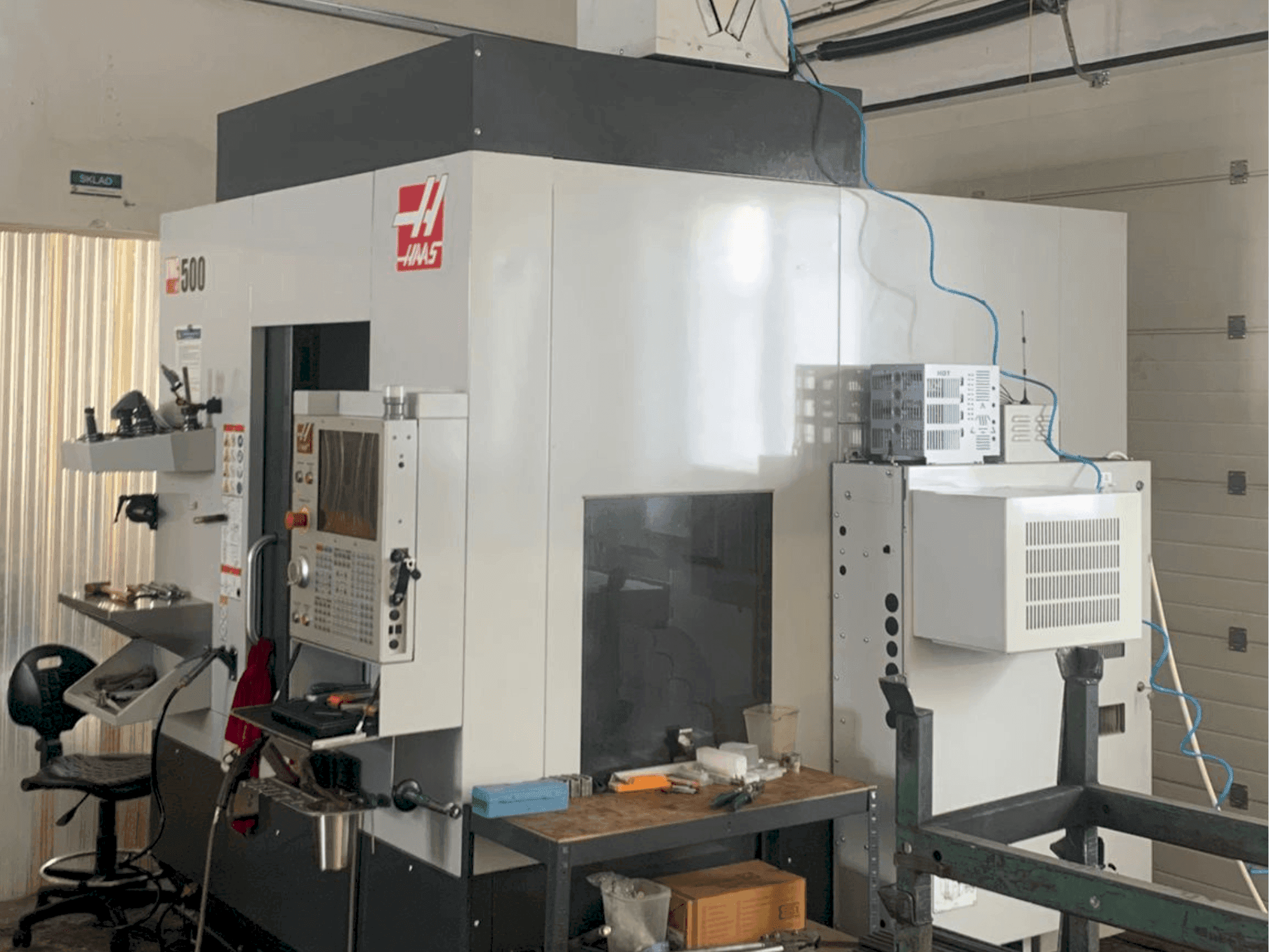 HAAS UMC 500 Mašinos vaizdas iš priekio