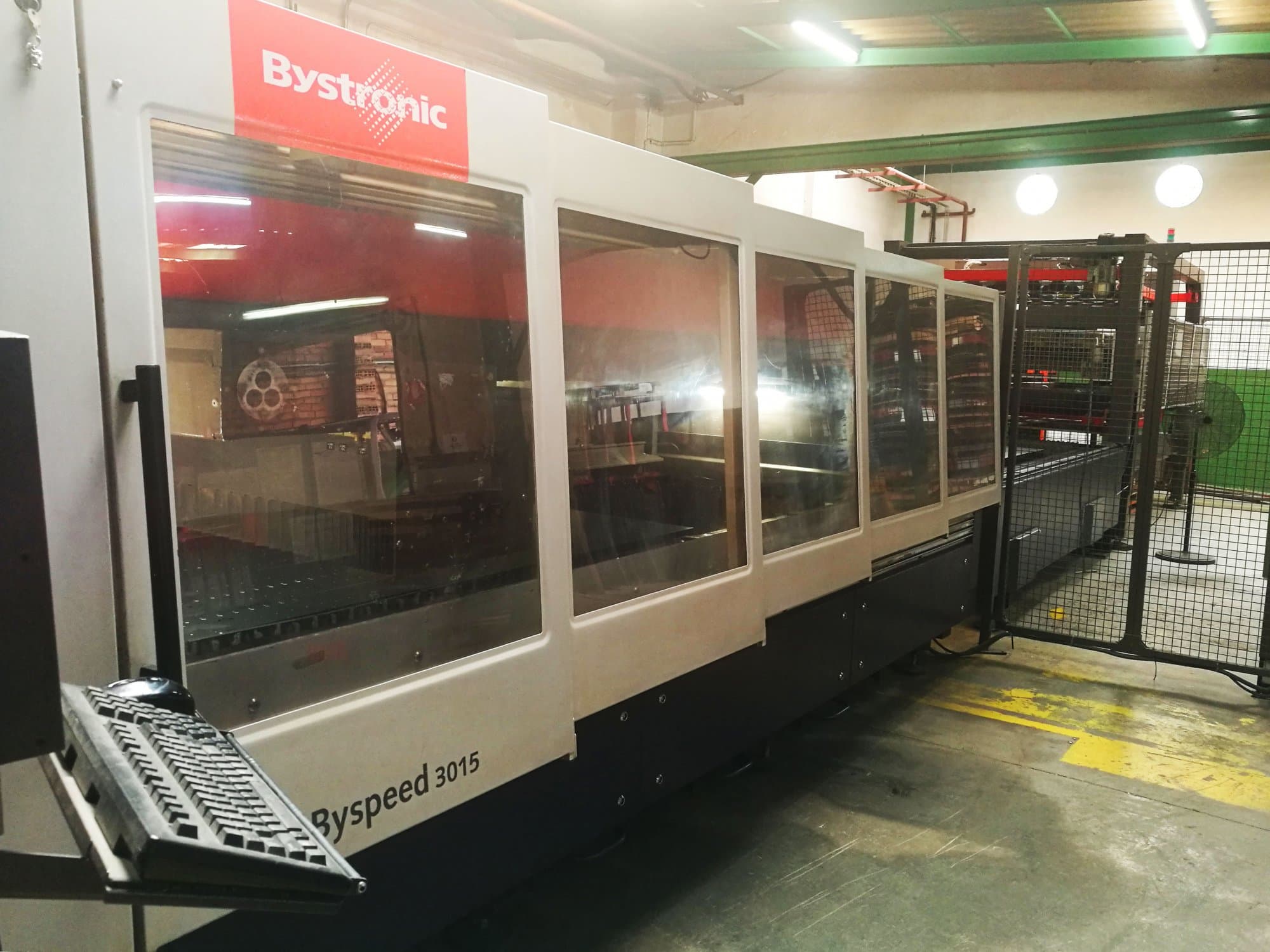Bystronic Byspeed 3015 Mašinos dešinės pusės vaizdas