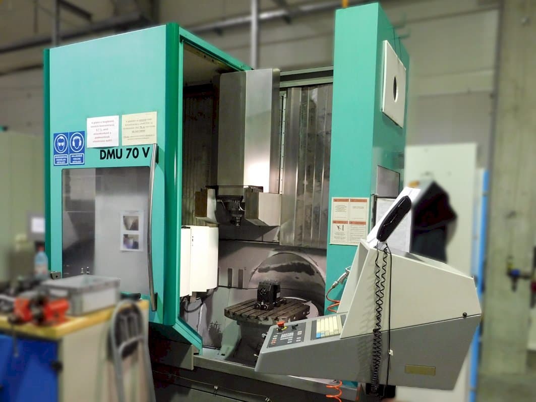 DMG DMU 70 V Mašinos vaizdas iš priekio