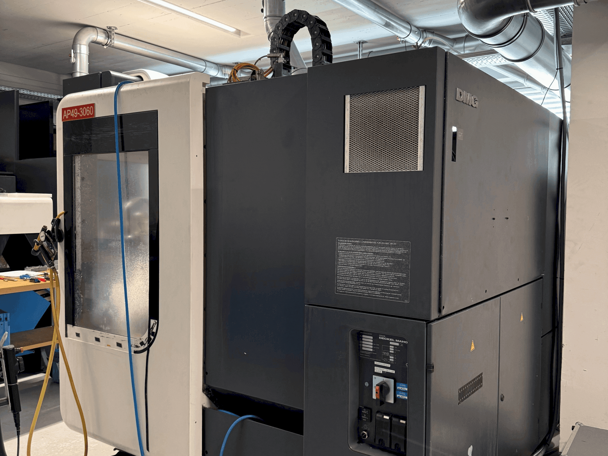 DMG DECKEL MAHO DMU 70 Evolution linear Mašinos vaizdas iš priekio