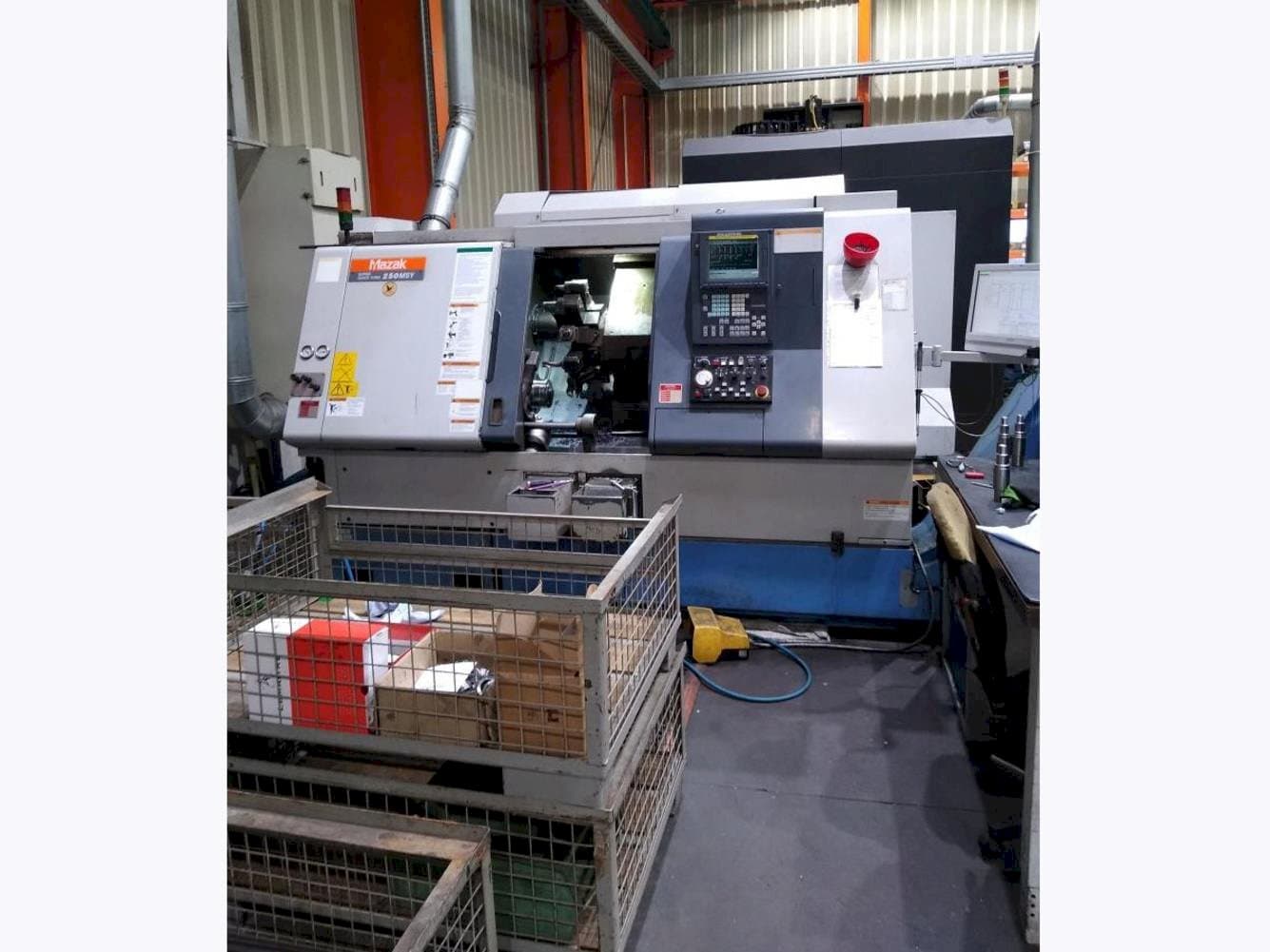 Mazak SQT-250 MSY Mašinos vaizdas iš priekio