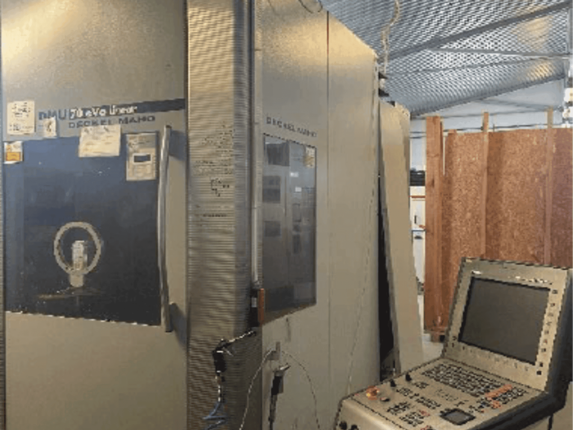 DMG DECKEL MAHO DMU 70 eVo Mašinos vaizdas iš priekio