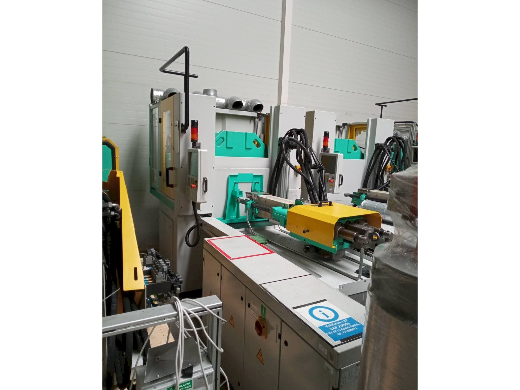 Arburg Allrounder 1200T-800-150 Mašinos vaizdas iš priekio