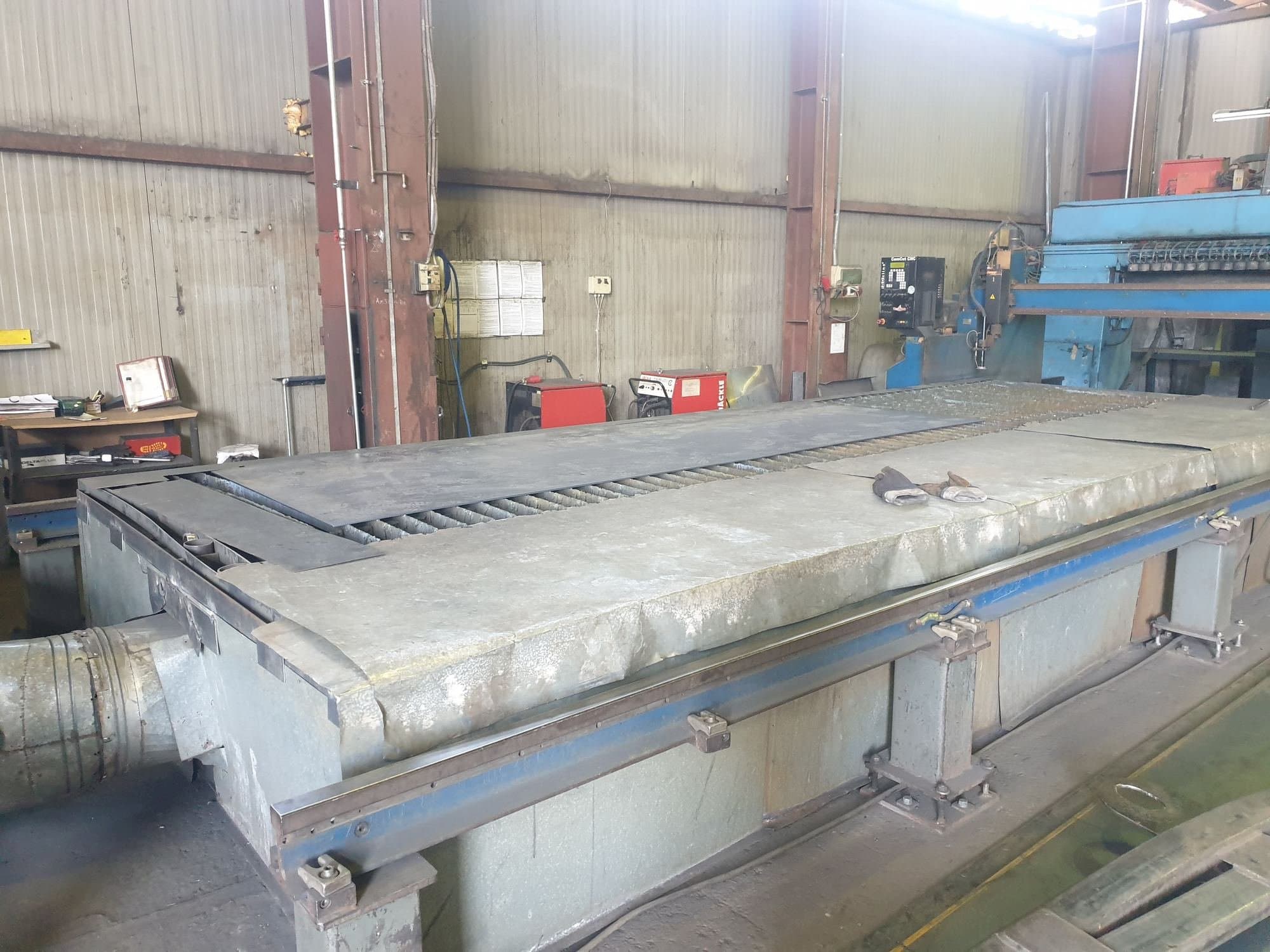 Messer OMNICUT Mašinos vaizdas iš priekio