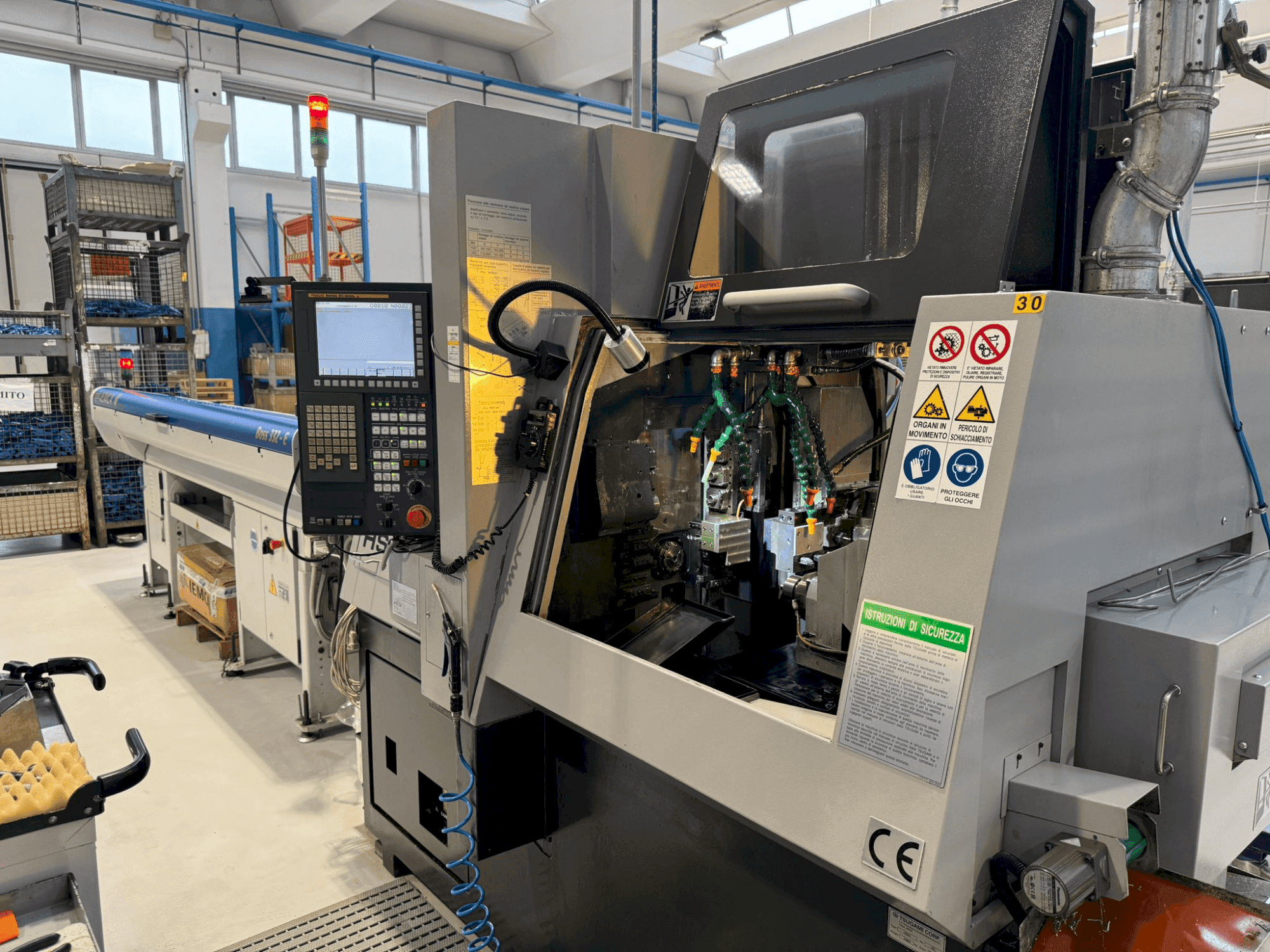 TSUGAMI HS32 Mašinos vaizdas iš priekio