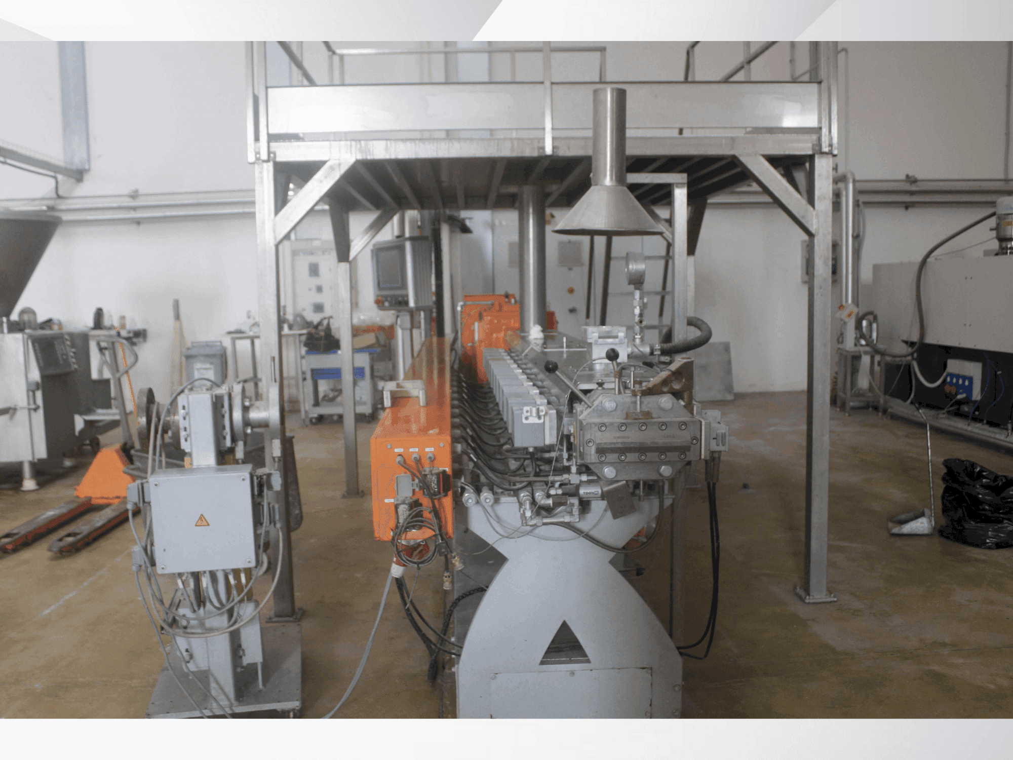 Leistritz ZSE60MAXX-48D Mašinos vaizdas iš priekio