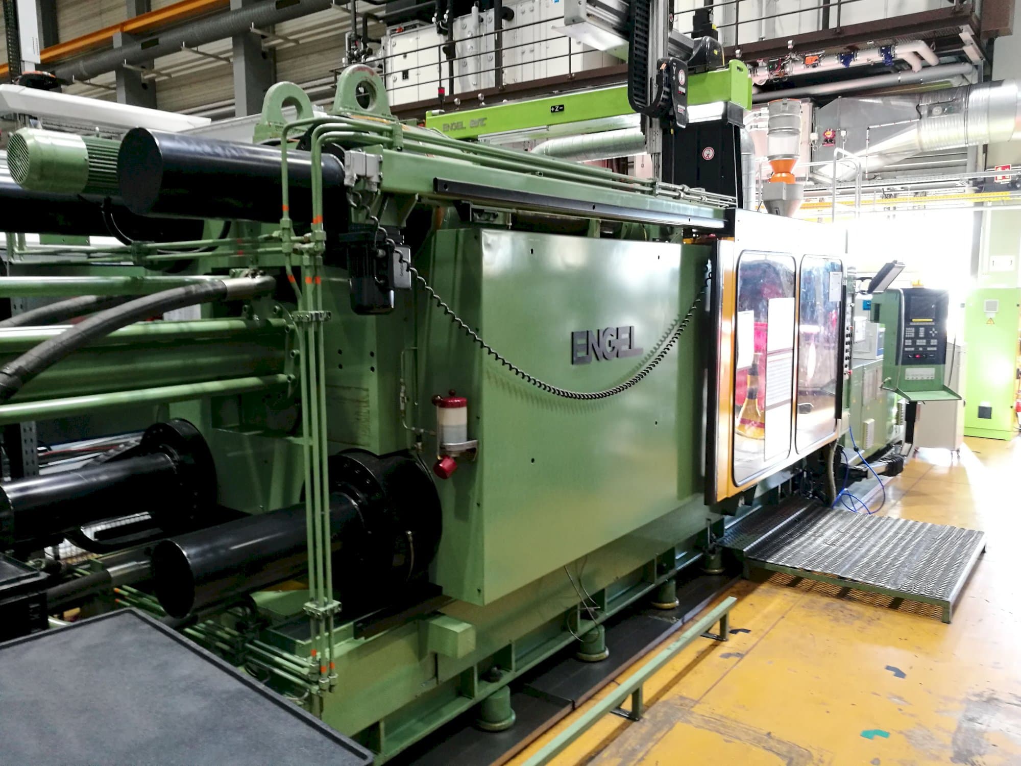 ENGEL ES 4400/800 Mašinos dešinės pusės vaizdas