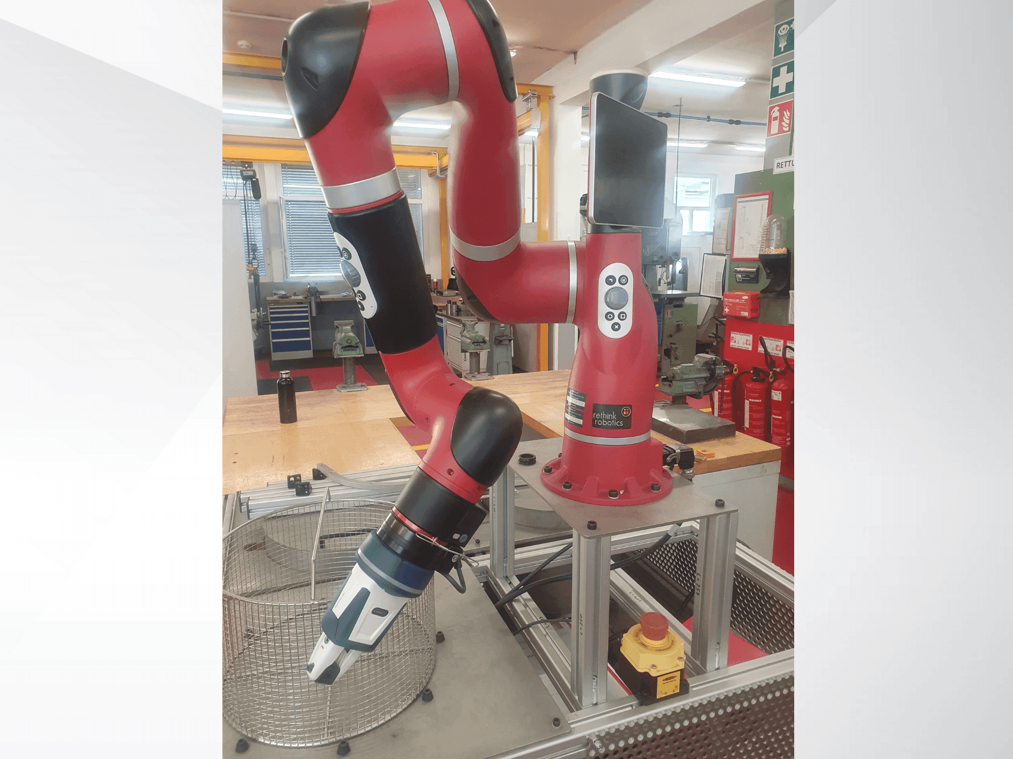 RETHINK Robotics Sawyer Mašinos vaizdas iš priekio