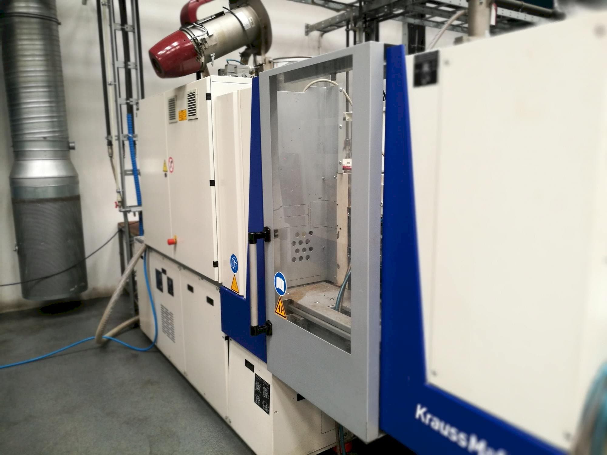 Krauss Maffei KM 35-55 CX Mašinos vaizdas iš priekio