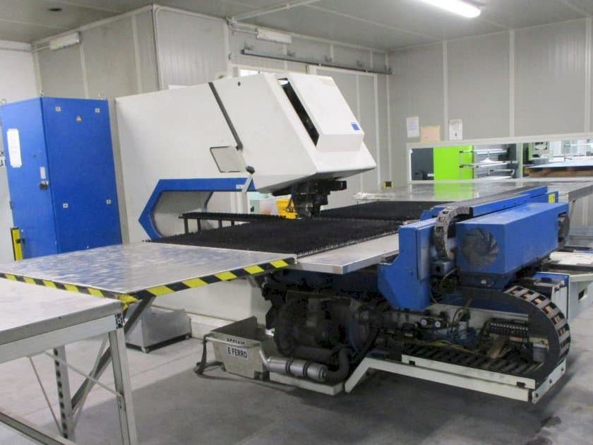 Trumpf Trumatic 2000R Mašinos vaizdas iš priekio