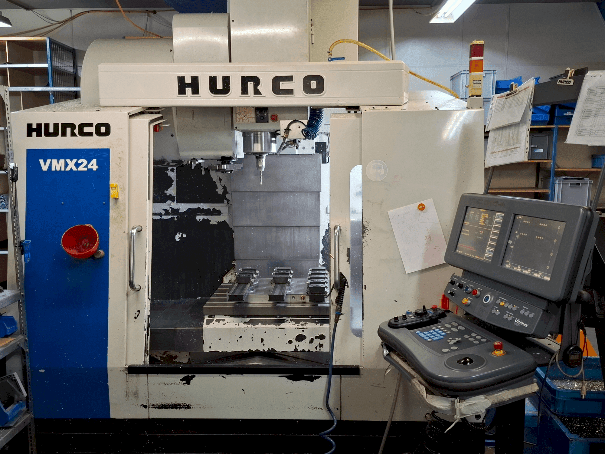 Hurco VMX24 Mašinos vaizdas iš priekio