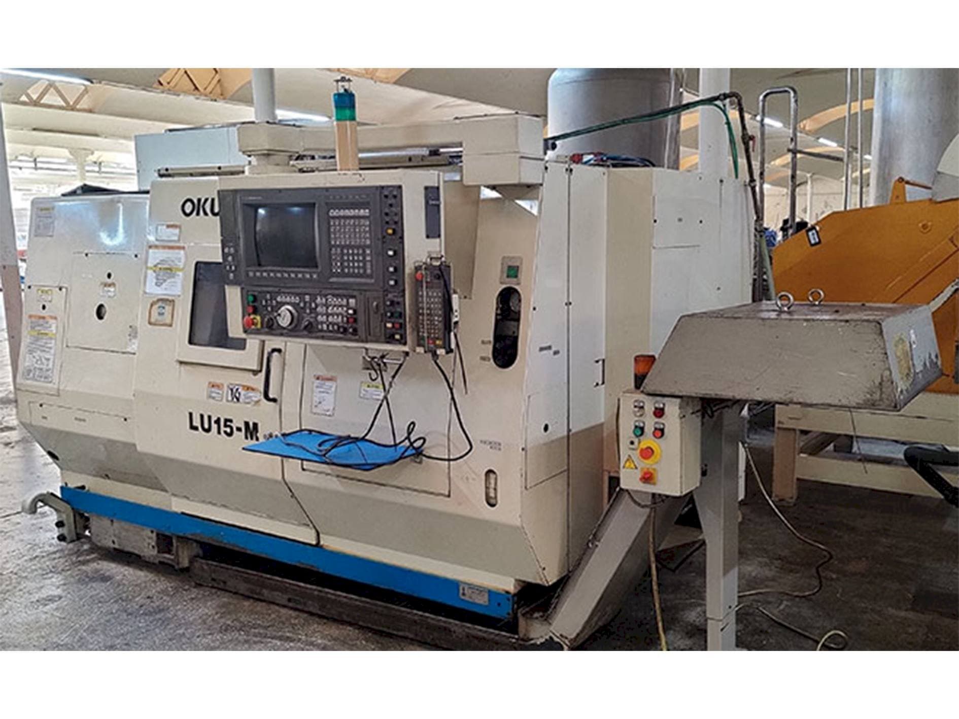Okuma LU-15M Mašinos vaizdas iš priekio
