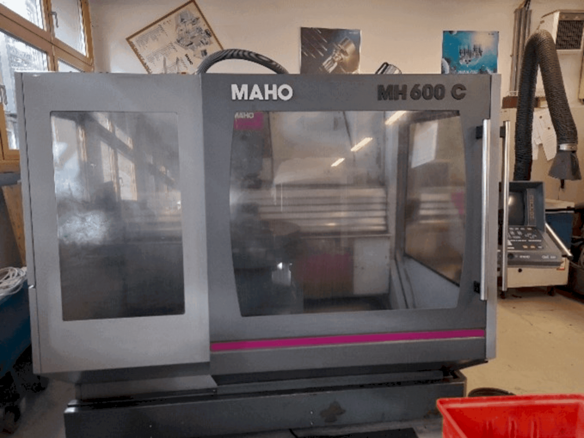 MAHO MH 600 C Mašinos vaizdas iš priekio