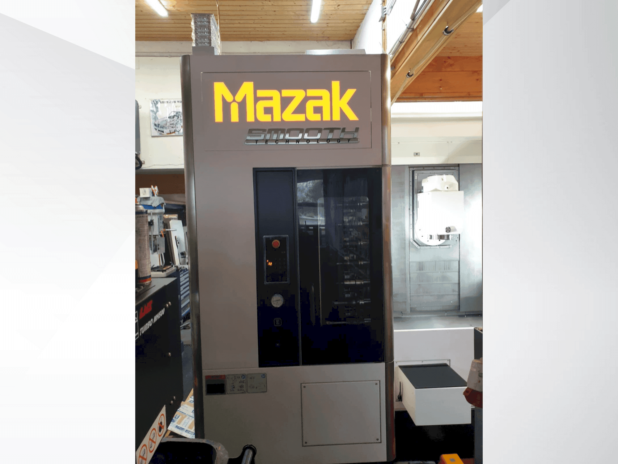 Mazak INTEGREX j-200S Mašinos vaizdas iš priekio