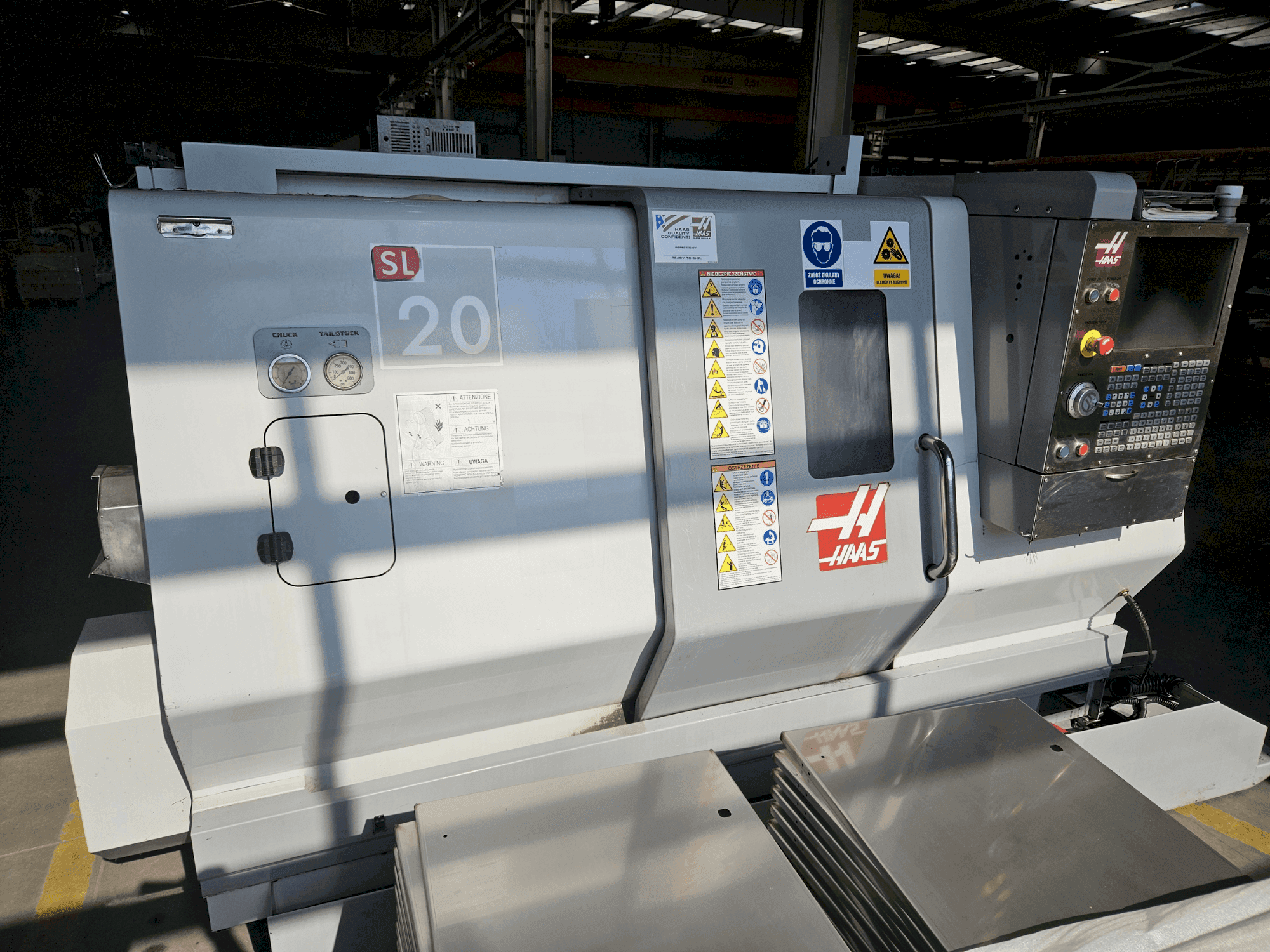 HAAS SL-20 TBHE Mašinos vaizdas iš priekio
