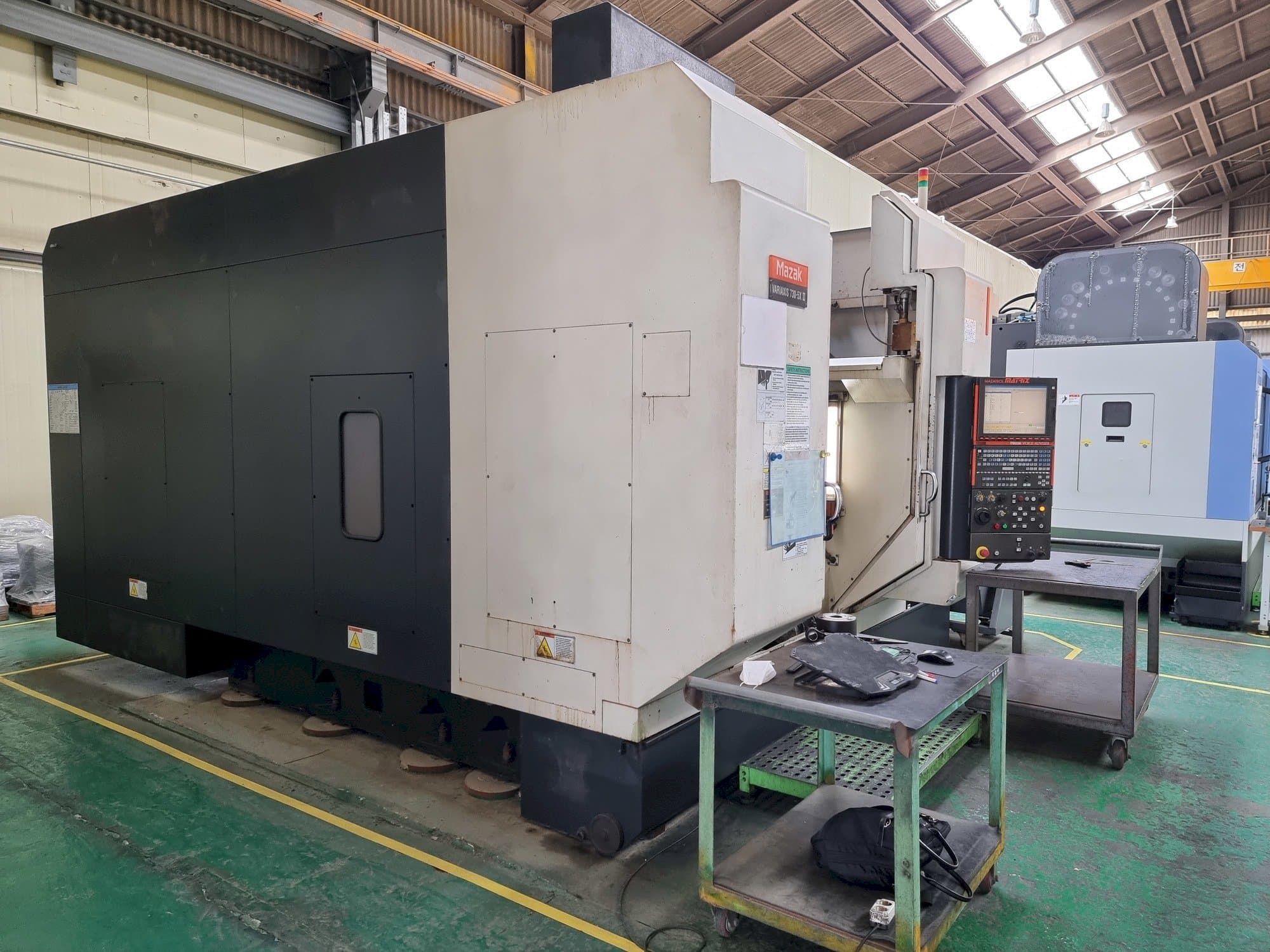 Mazak VARIAXIS 730-5X II Mašinos vaizdas iš priekio