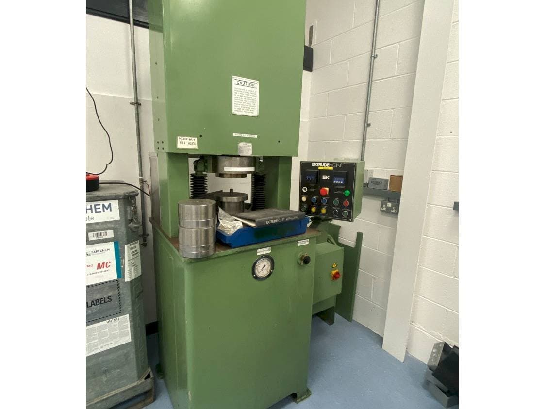 Extrude Hone Vector Series Mašinos vaizdas iš priekio