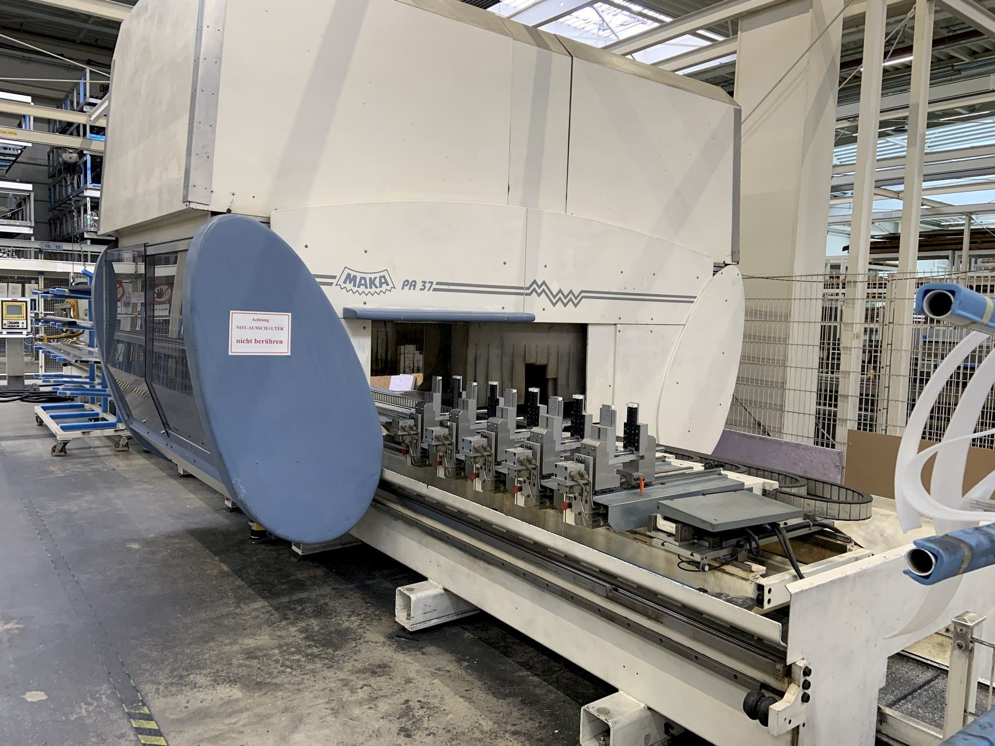 MAKA PA37 Mašinos vaizdas iš priekio