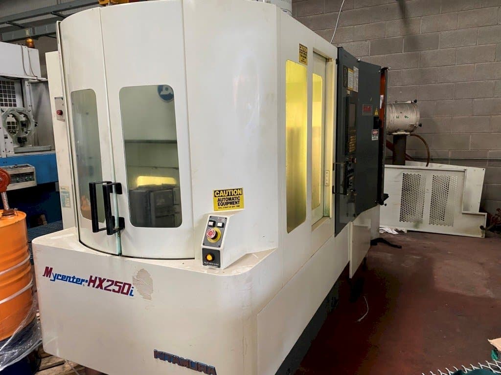 Kitamura Mycenter HX250i Mašinos vaizdas iš priekio