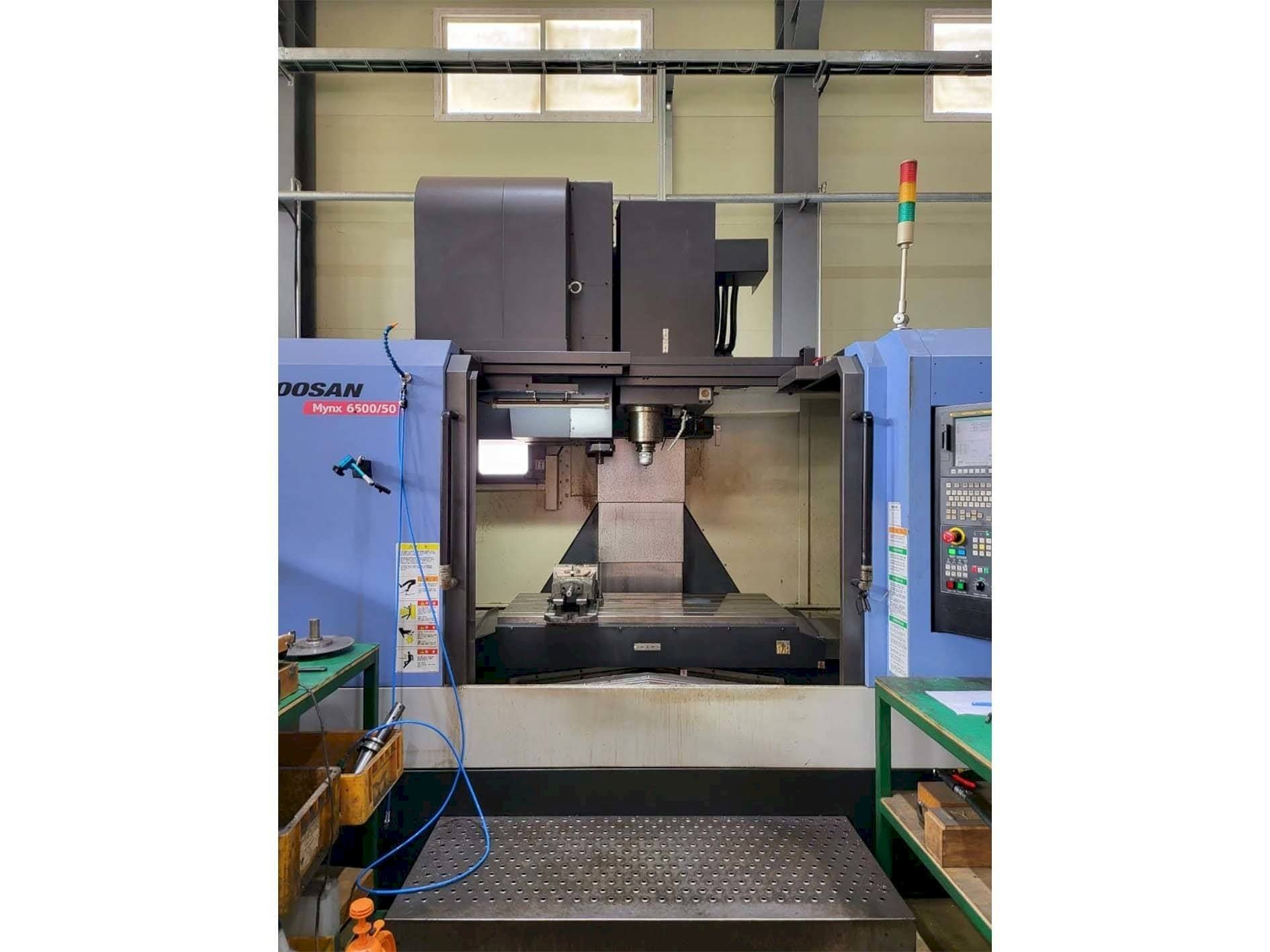 Doosan MYNX 6500/50 Mašinos vaizdas iš priekio