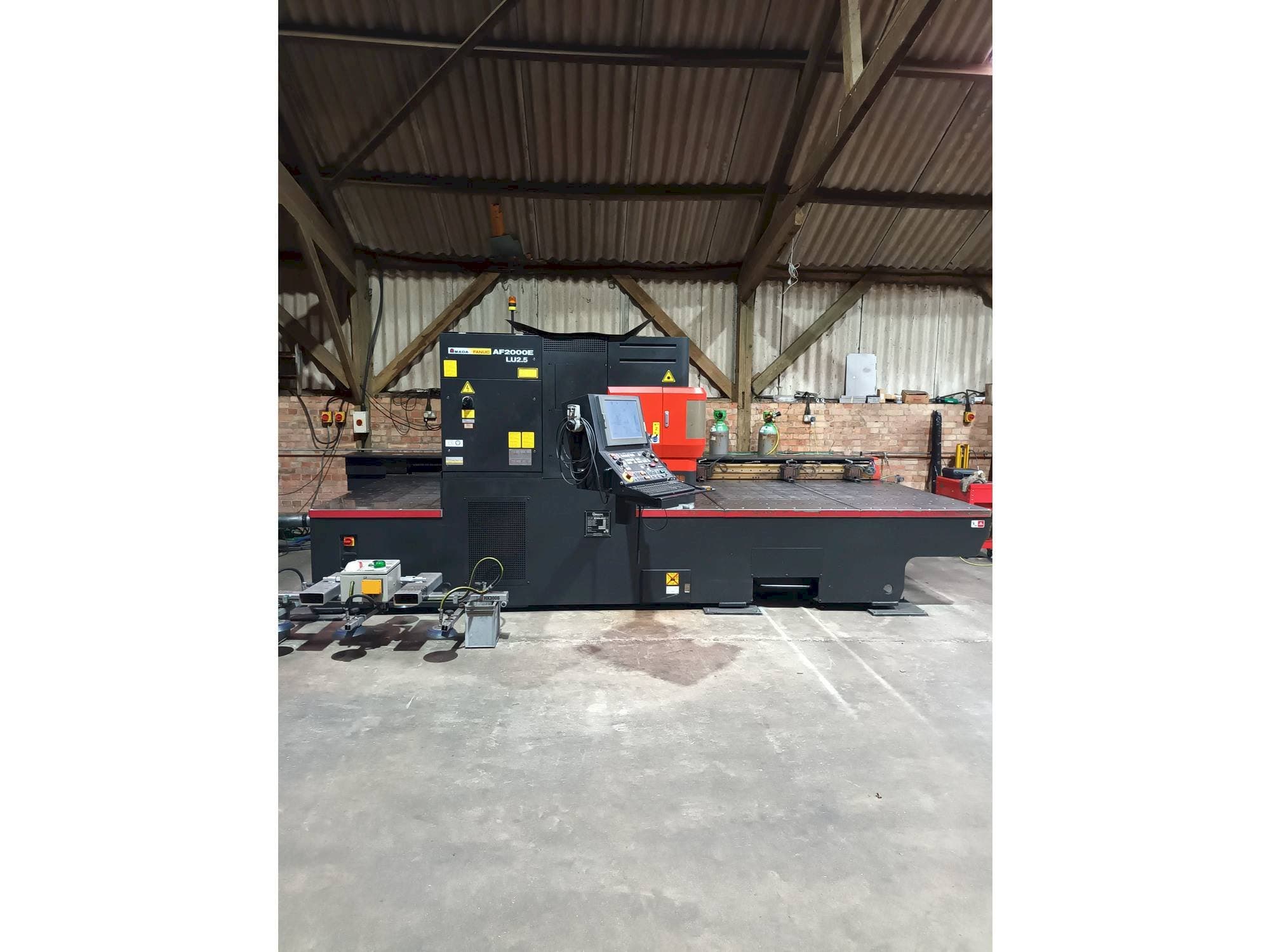 AMADA LC 2415 alpha 4 NT Mašinos vaizdas iš priekio