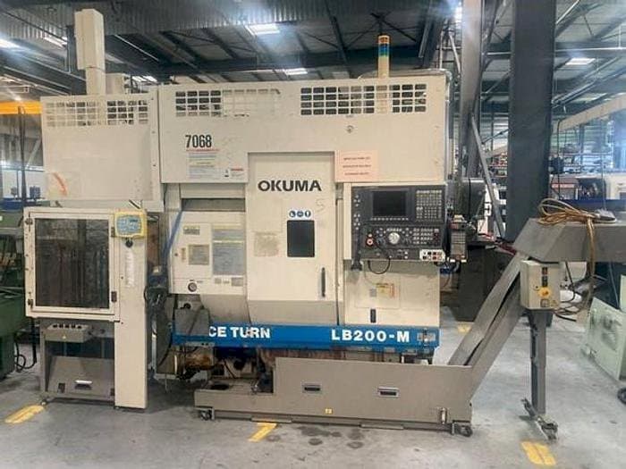 Okuma LB 200M Mašinos vaizdas iš priekio