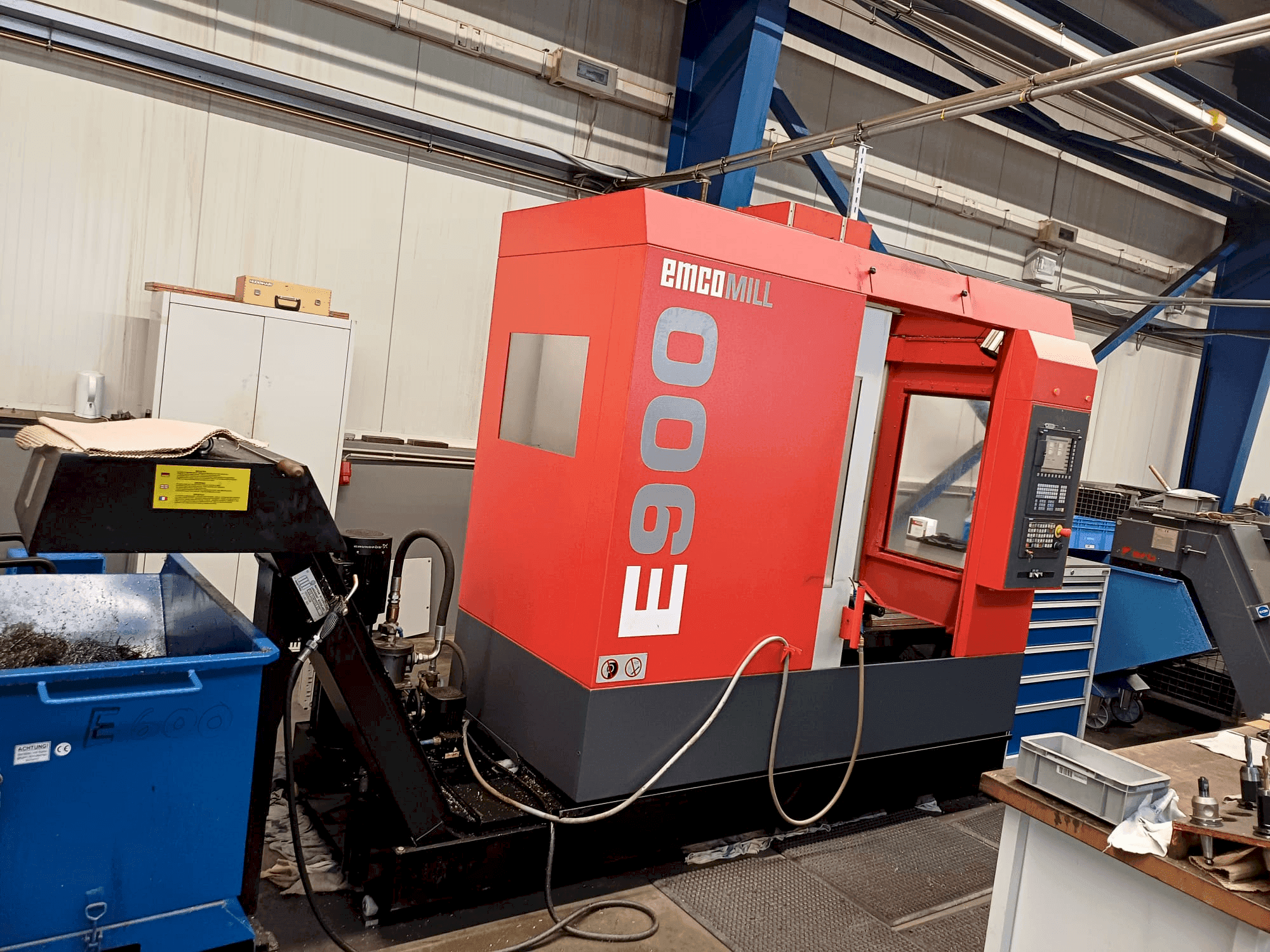 EMCO EmcoMill E900 Mašinos vaizdas iš priekio