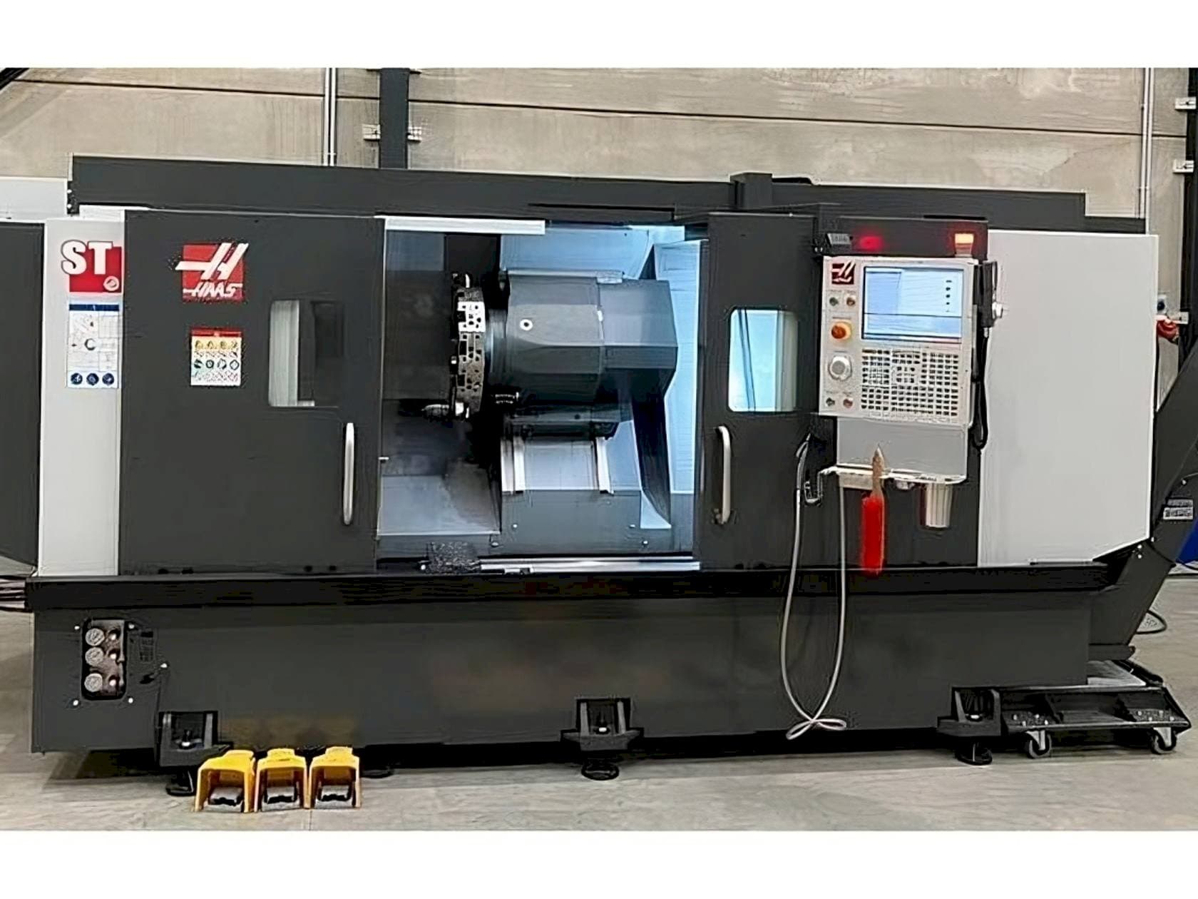 HAAS ST-35L Mašinos vaizdas iš priekio