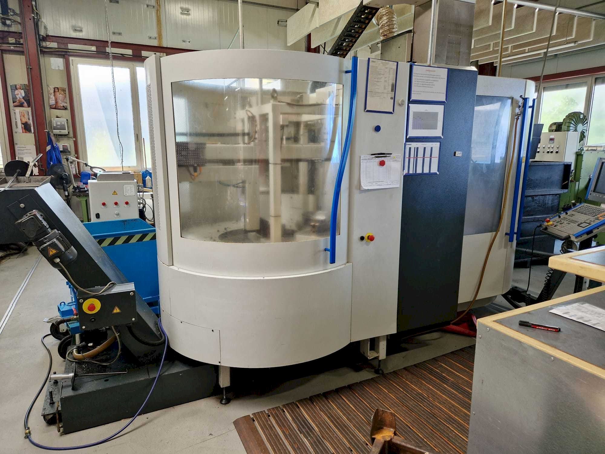 MIKRON UCP600 Vario Mašinos vaizdas iš priekio