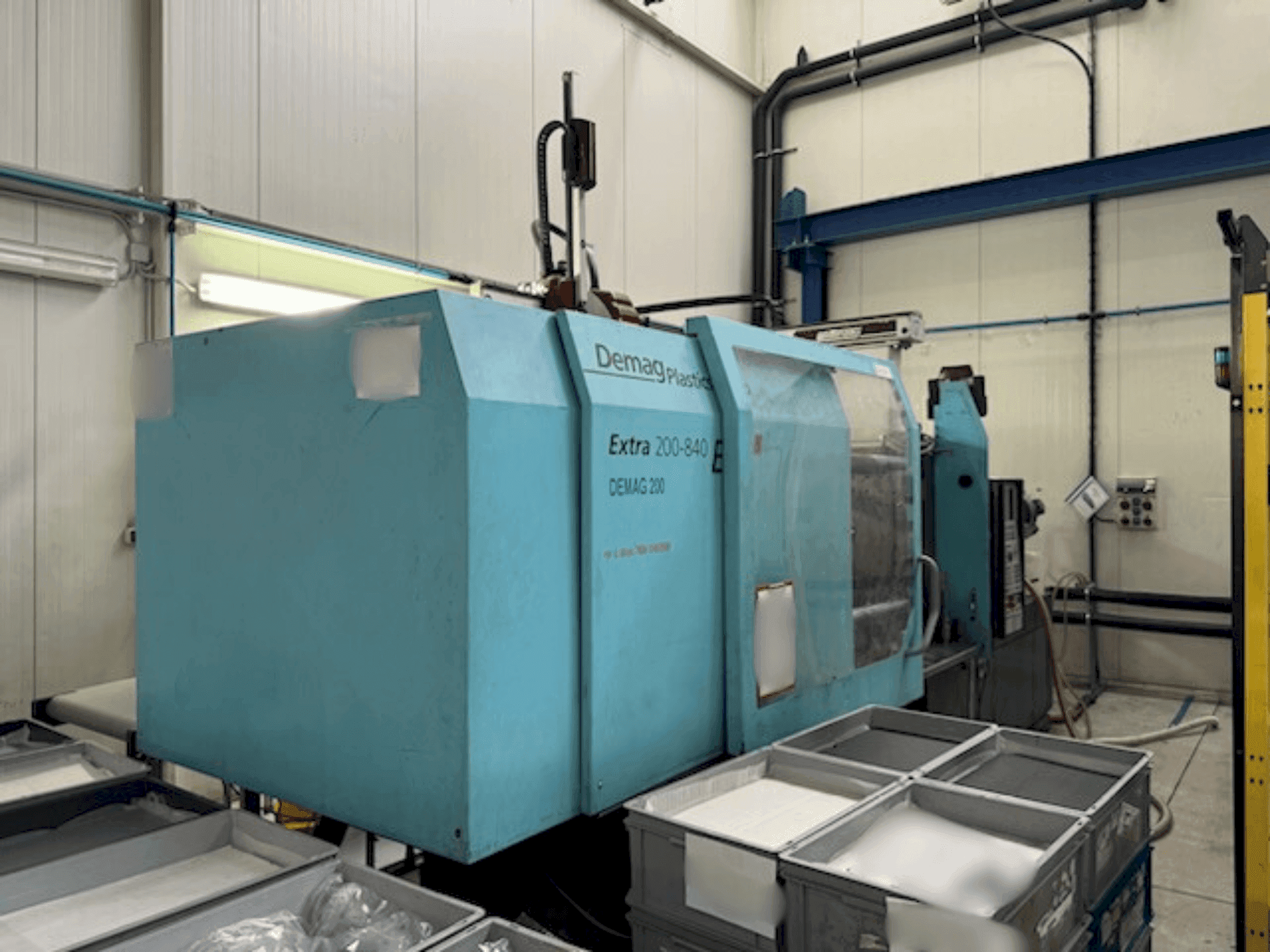 DEMAG Extra 200-840 Mašinos vaizdas iš priekio