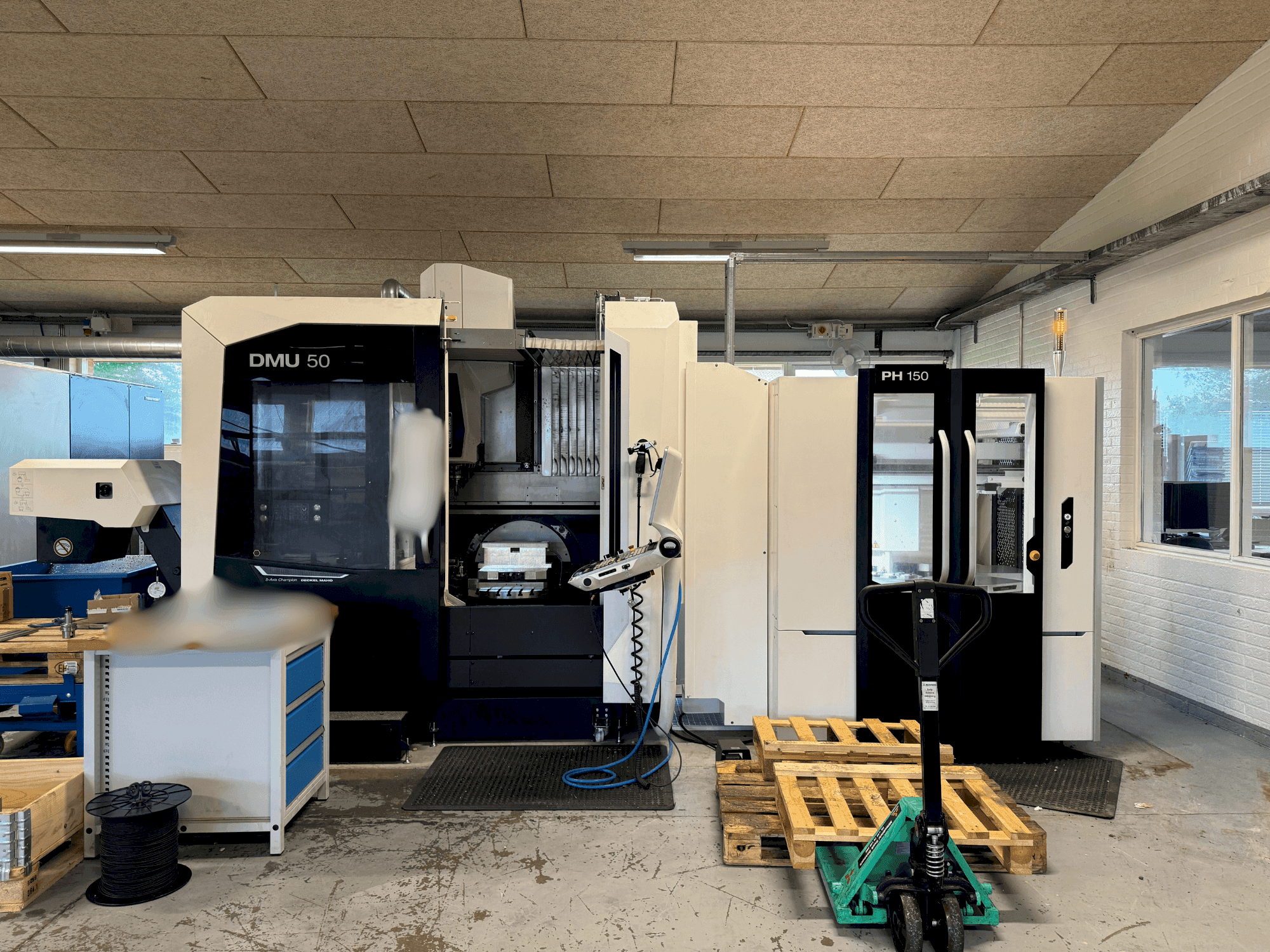 DMG MORI DMU 50 + PH 150 Mašinos vaizdas iš priekio