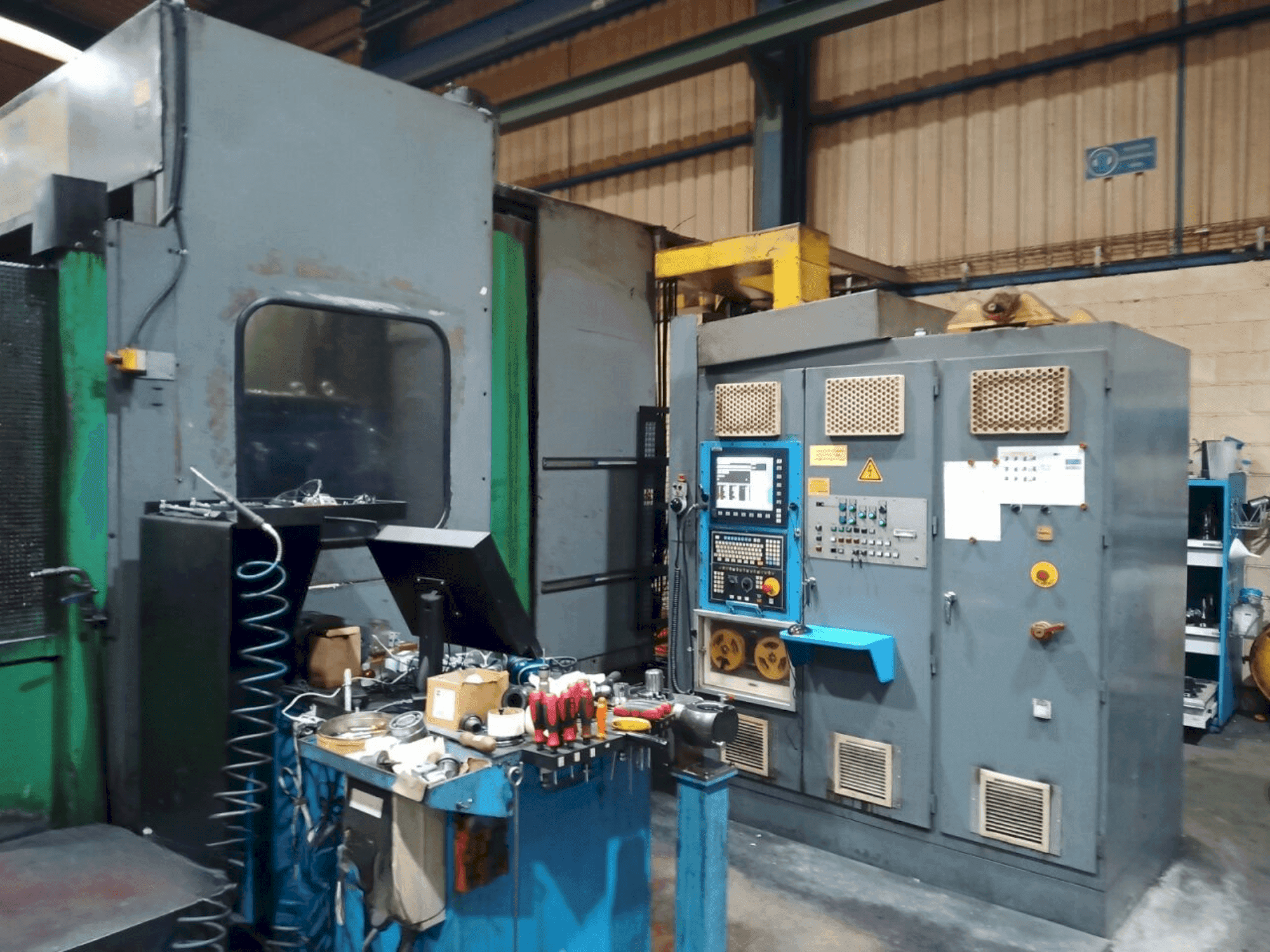 Correa XB-420 Mašinos vaizdas iš priekio