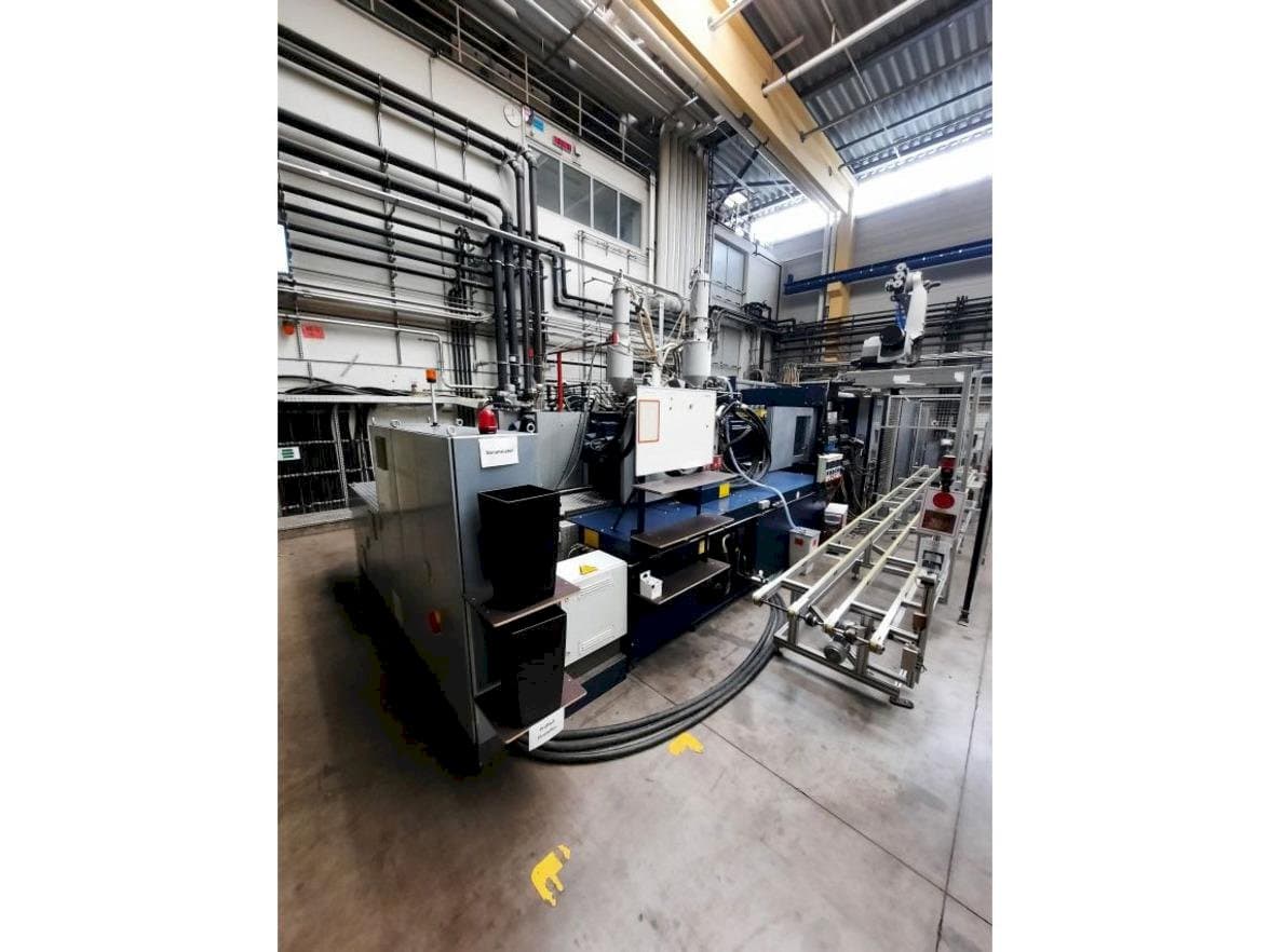 Battenfeld HM13000/9200/7700 Mašinos vaizdas iš priekio