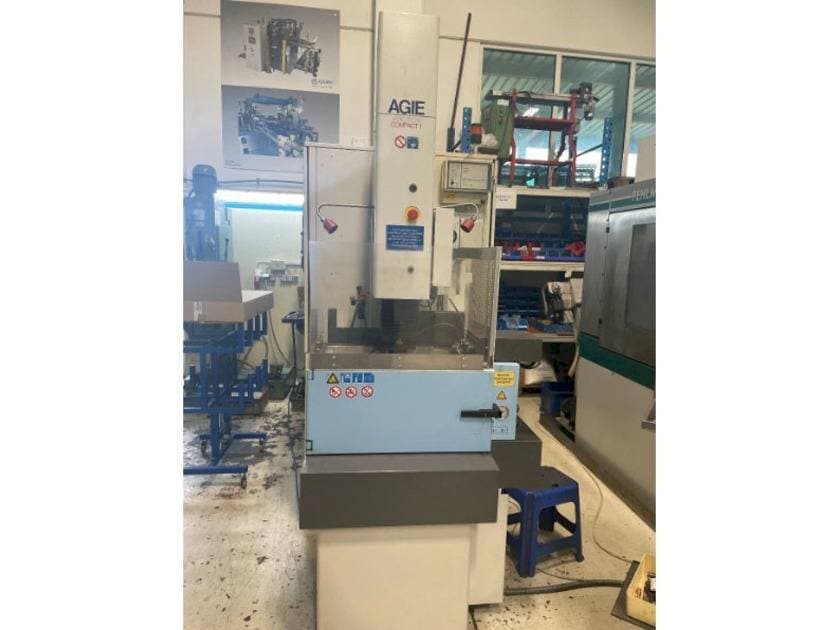 AGIE Agietron Compact 1 Mašinos vaizdas iš priekio