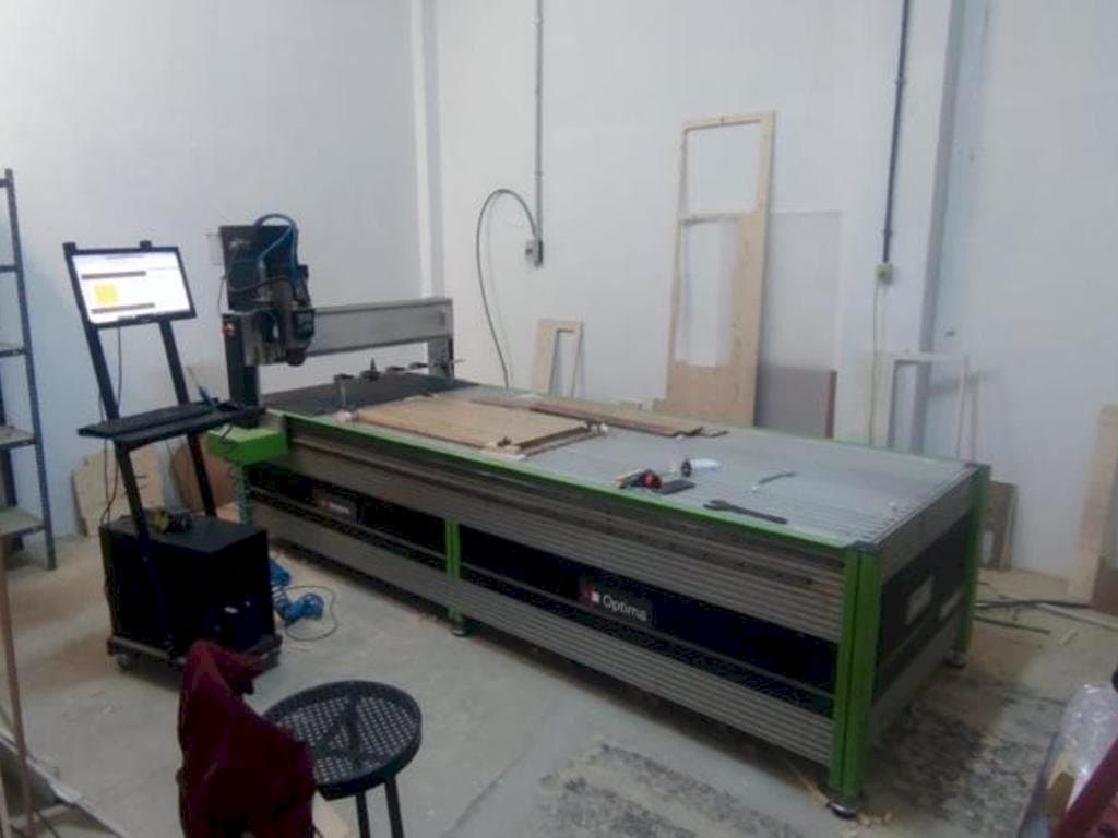 OPTIMA 2510 Mašinos vaizdas iš priekio