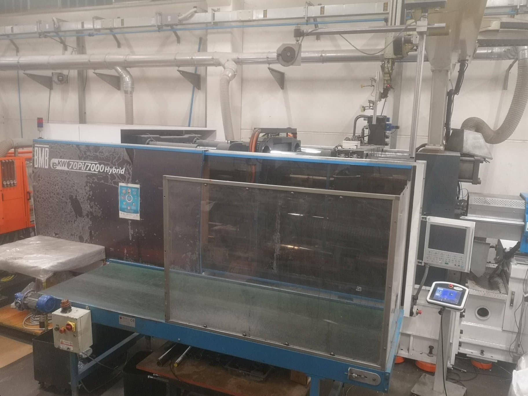 BMB Ekw 70pi Hybrid Mašinos vaizdas iš priekio