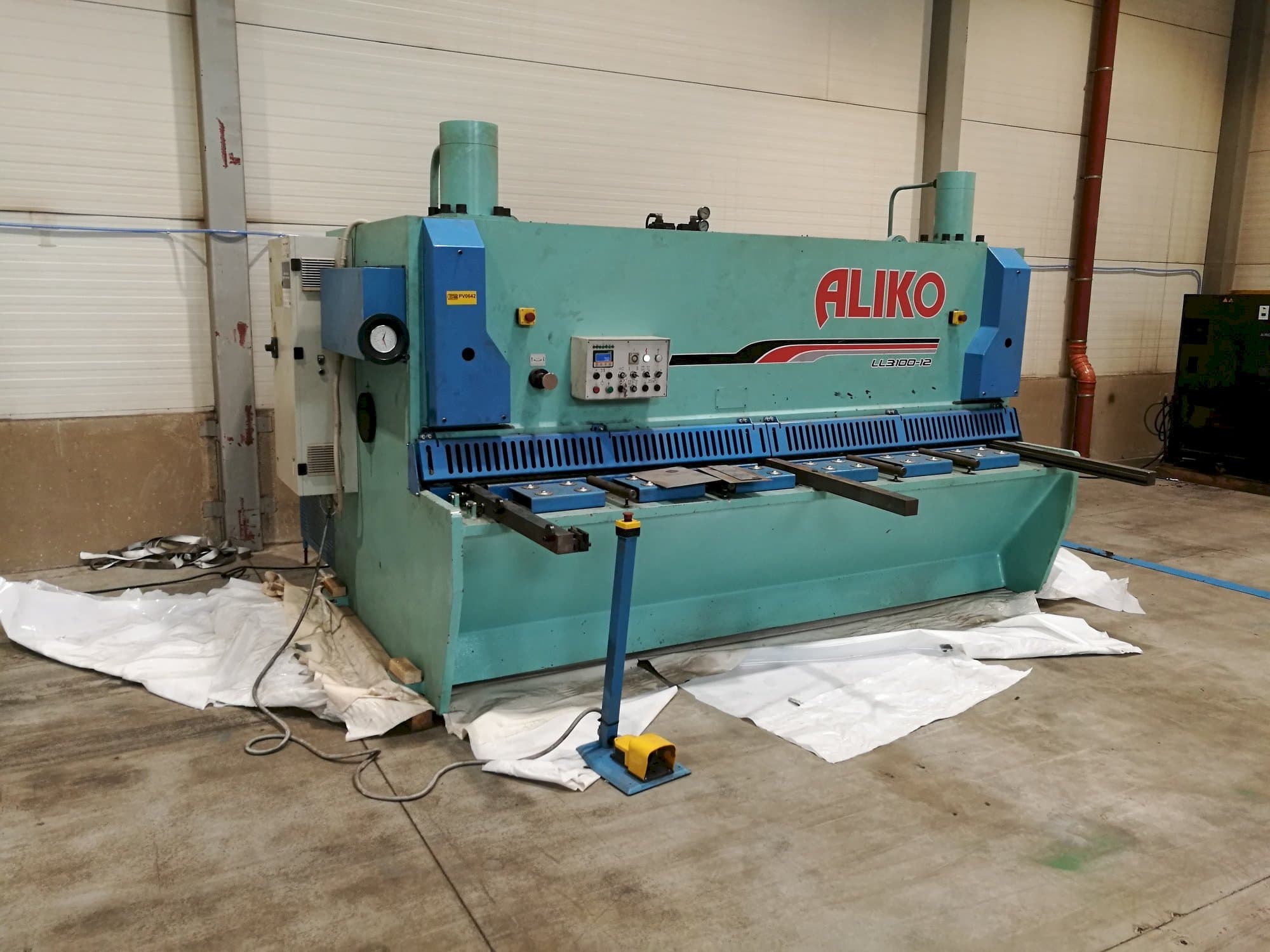 ALIKO LL3100-12 Mašinos vaizdas iš priekio