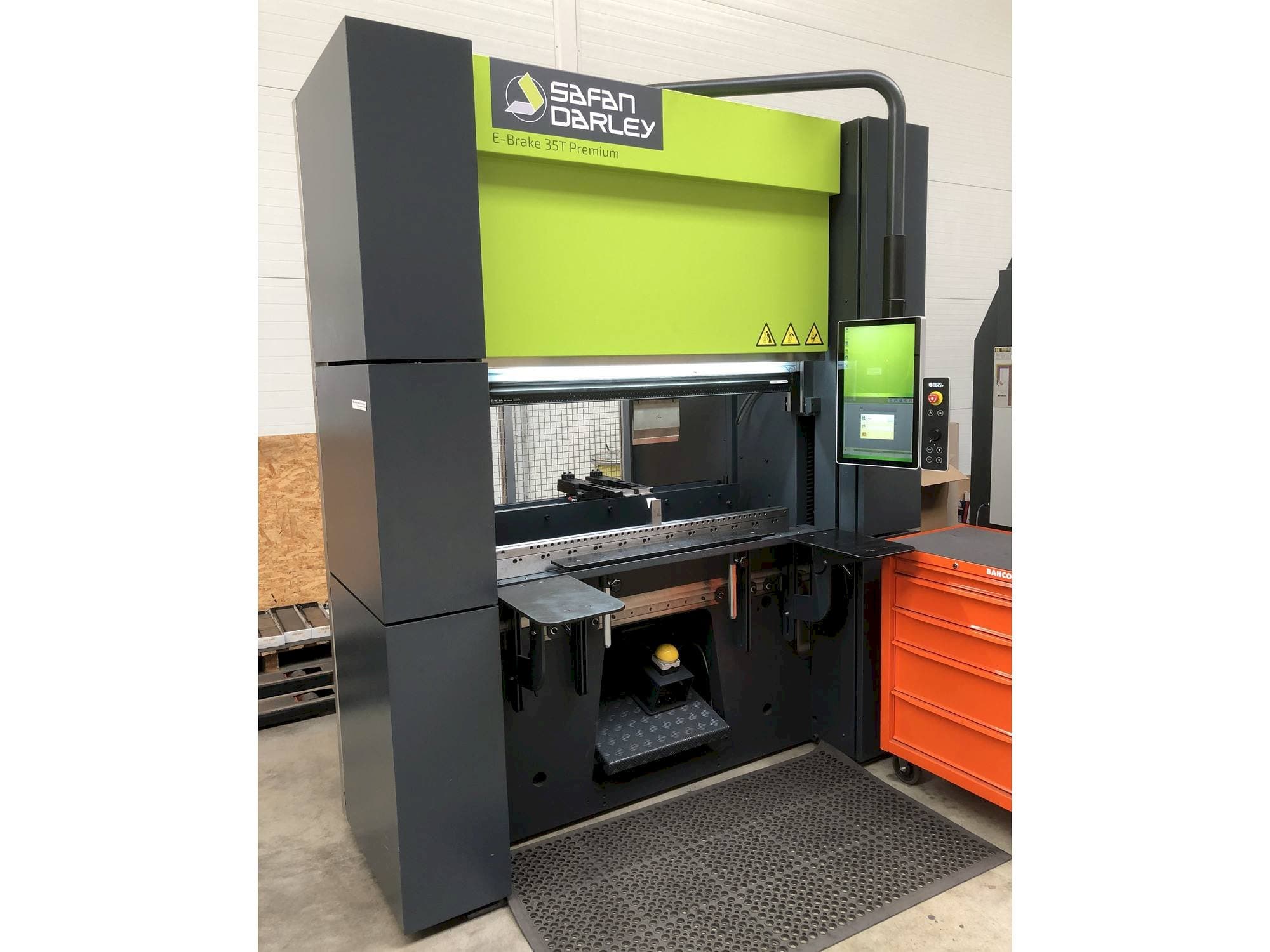 Safan Darley E-Brake 35T Premium Mašinos vaizdas iš priekio