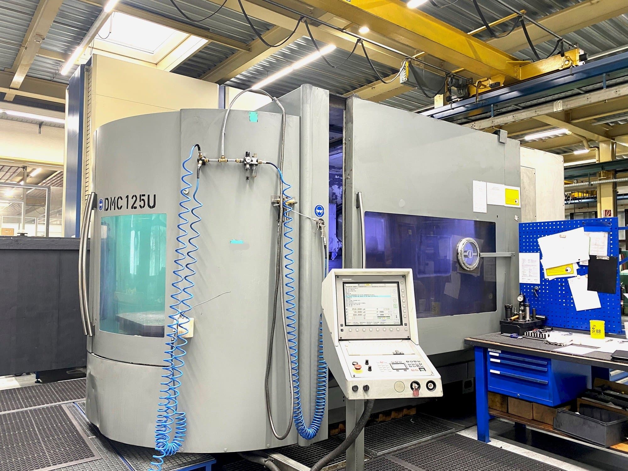 DMG Deckel Maho DMC 125 U Mašinos vaizdas iš priekio