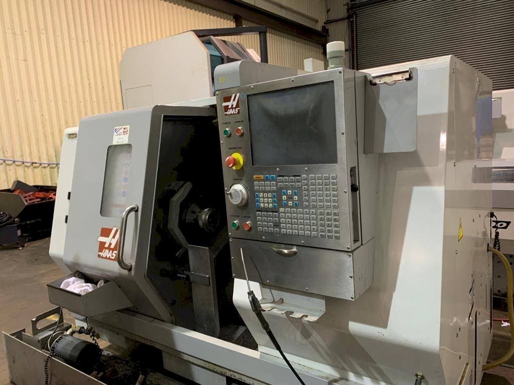 HAAS SL-20 Mašinos vaizdas iš priekio