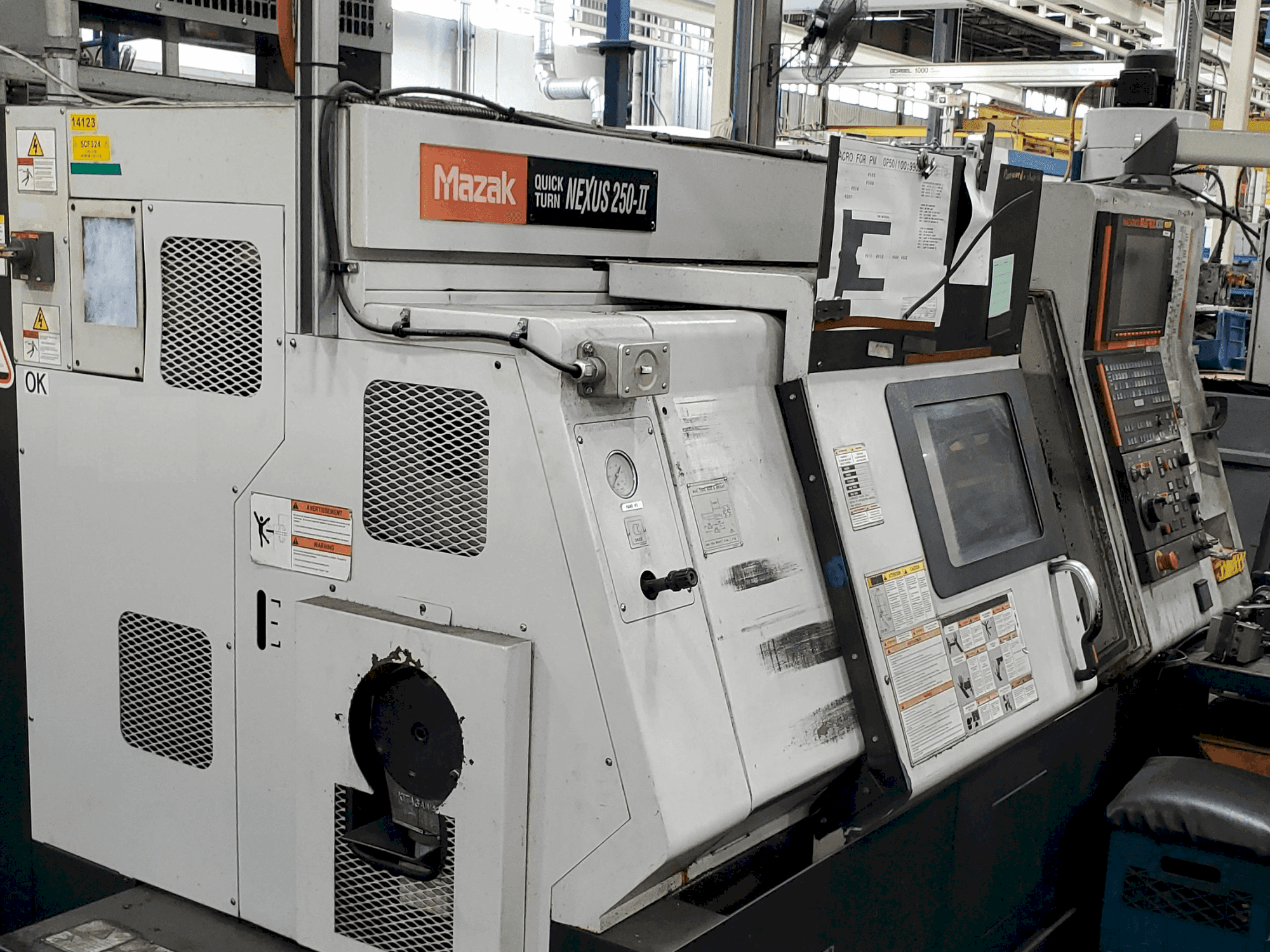 Mazak QTN 250-II Mašinos vaizdas iš priekio
