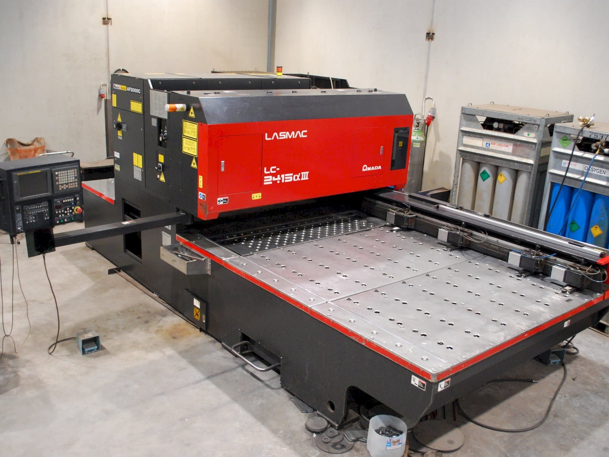 AMADA LC 2415 Alpha III Mašinos vaizdas iš priekio
