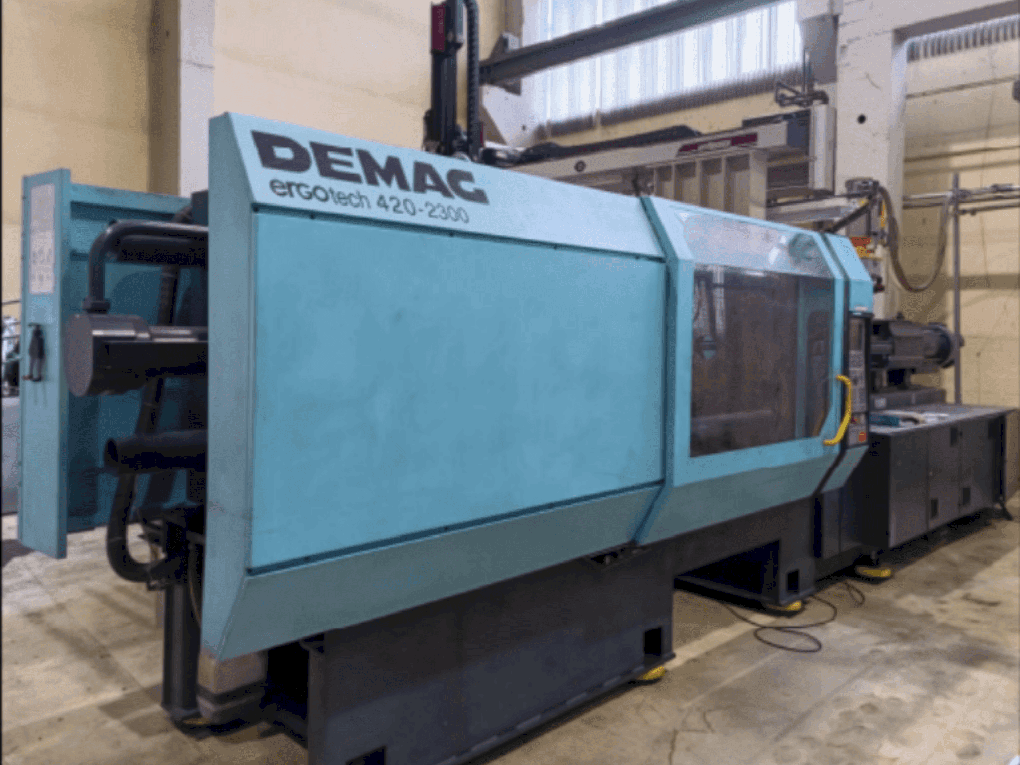 DEMAG Ergotech 4200-2300 Mašinos vaizdas iš priekio