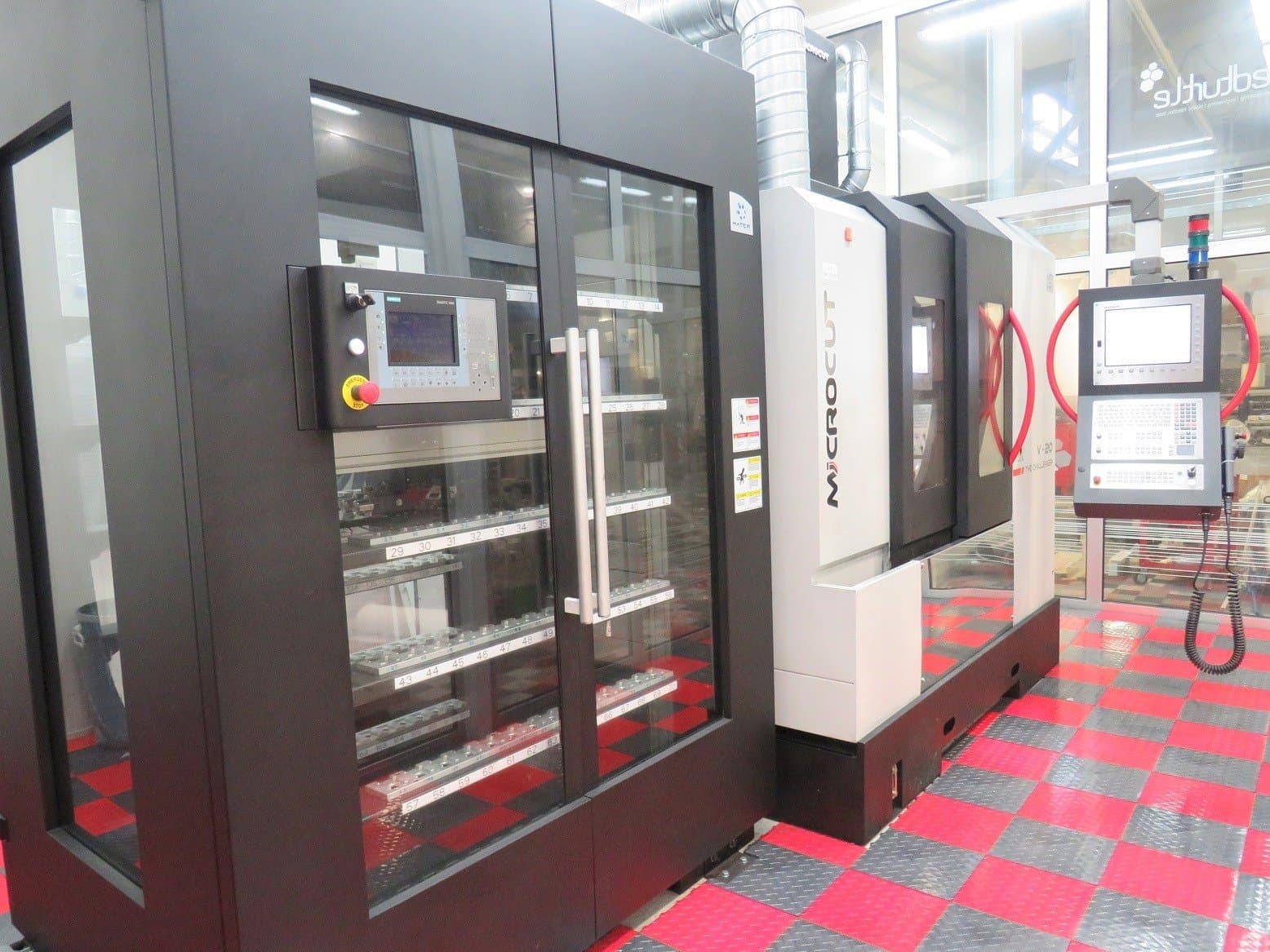 MICROCUT V-20G Mašinos vaizdas iš priekio