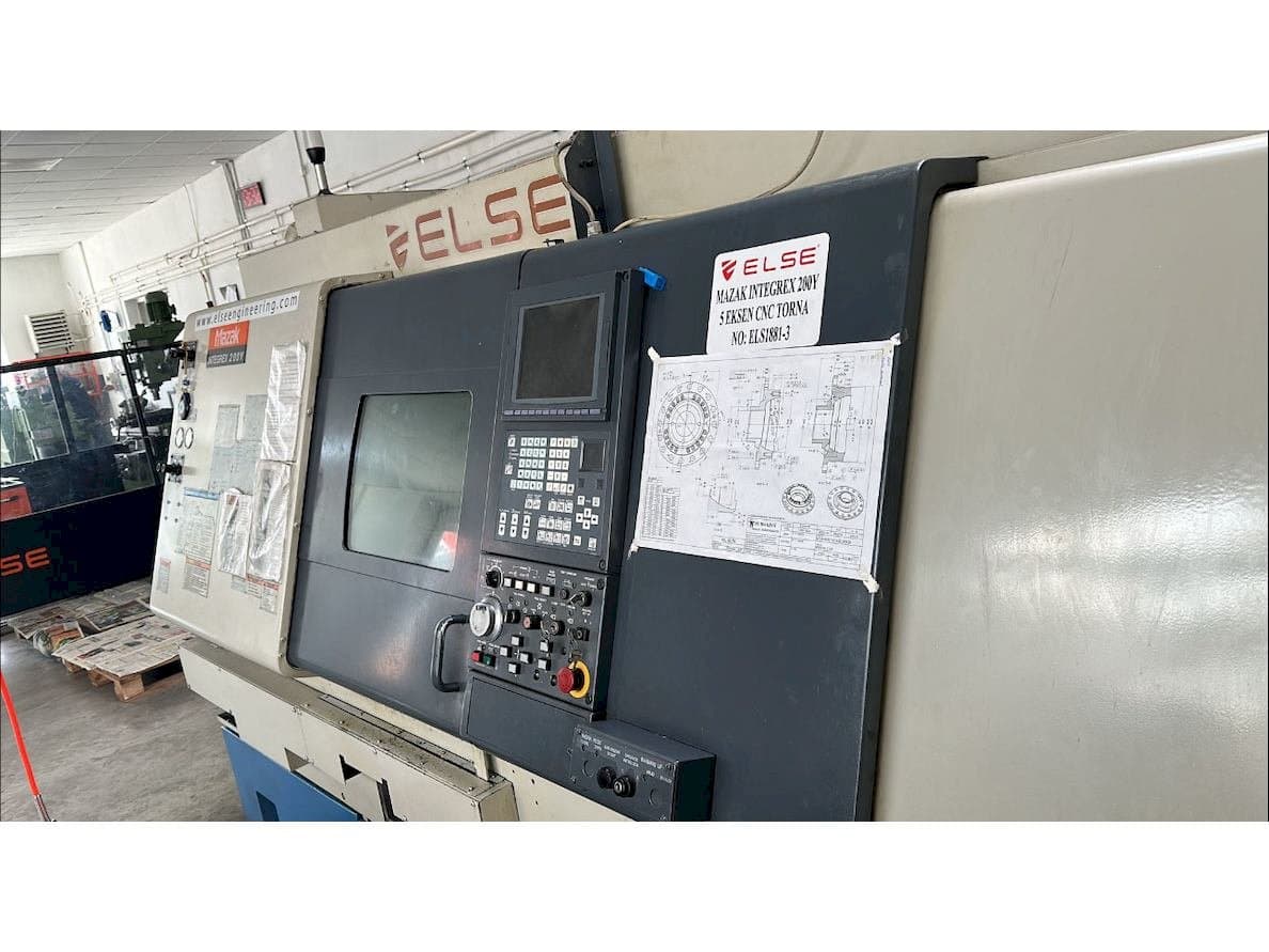 Mazak Integrex 200Y Mašinos vaizdas iš priekio