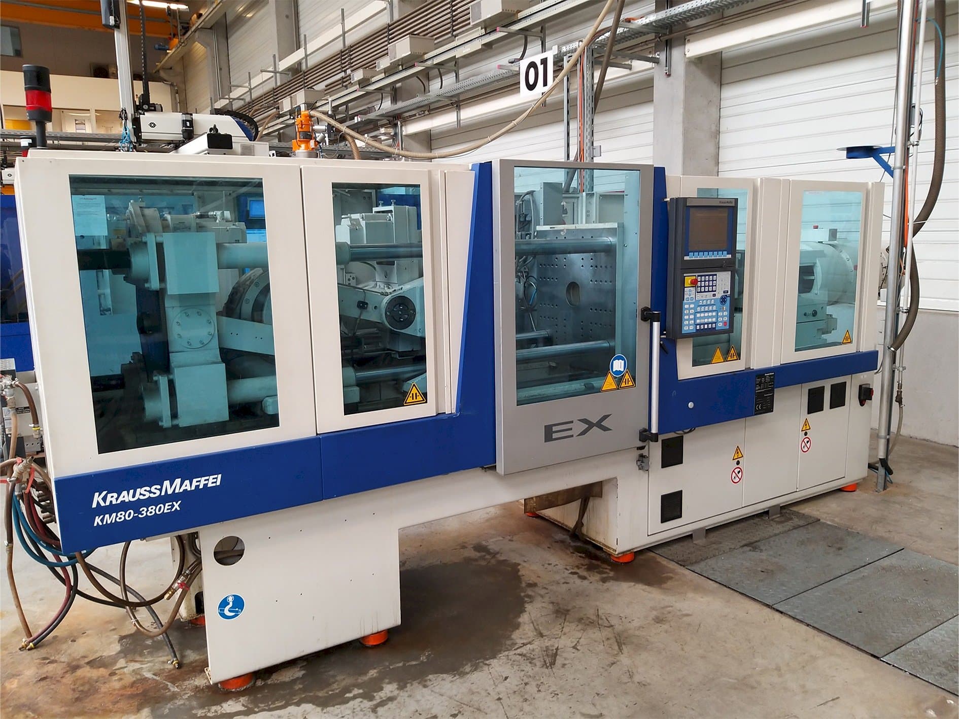 Krauss Maffei 80-380 Ex Mašinos vaizdas iš priekio