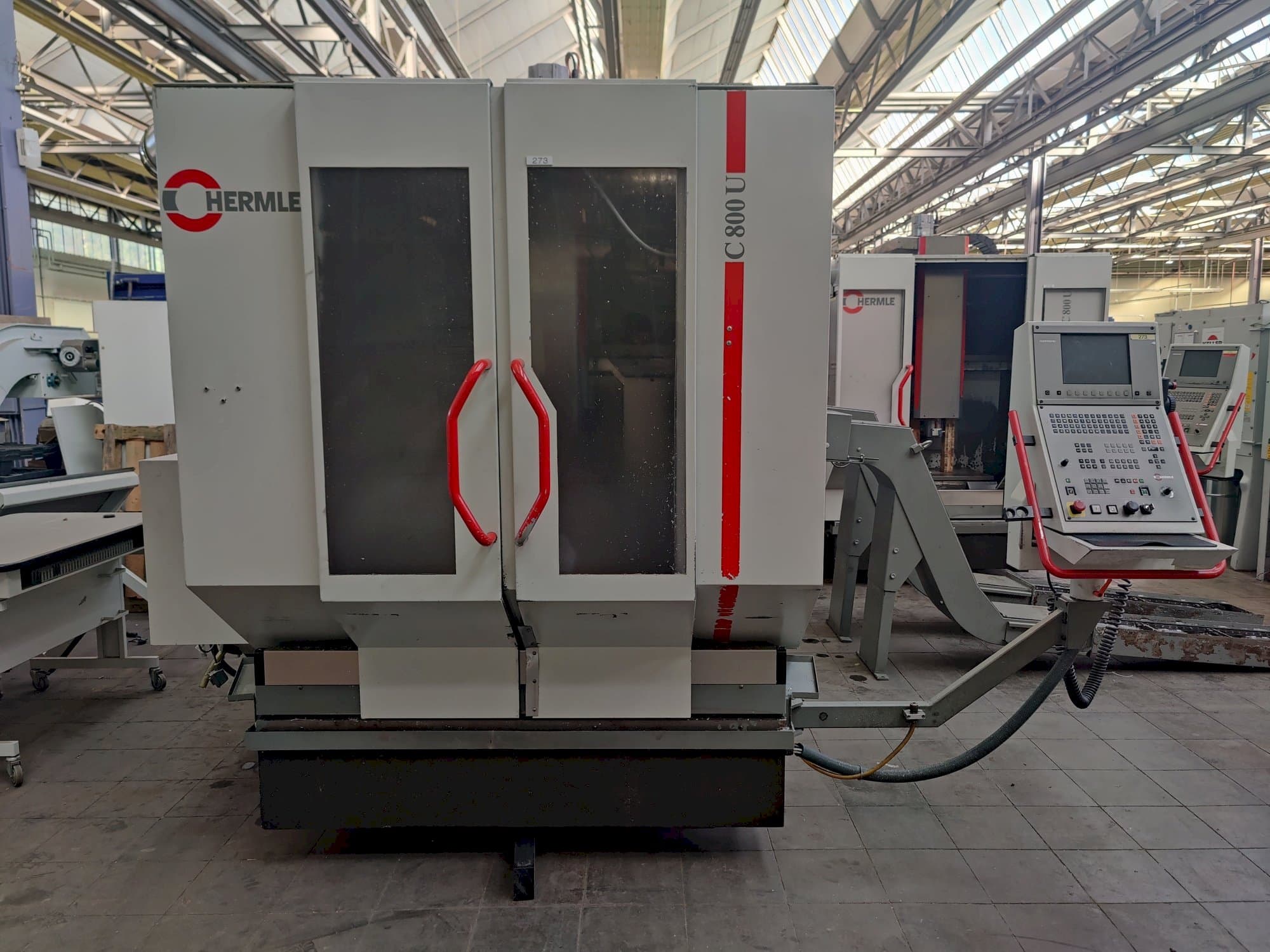 HERMLE C800U Mašinos vaizdas iš priekio