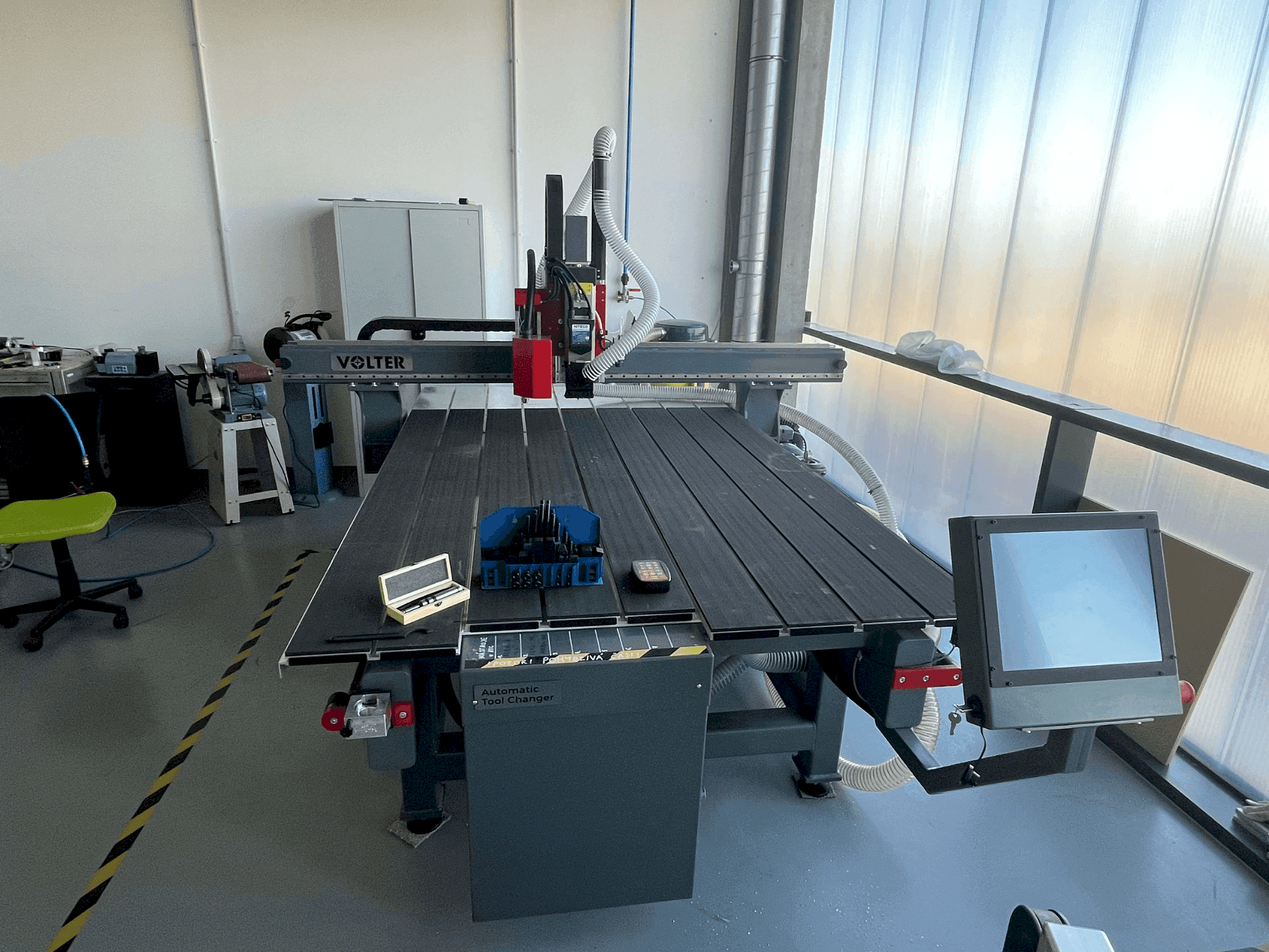 VOLTER L2016 Mašinos vaizdas iš priekio