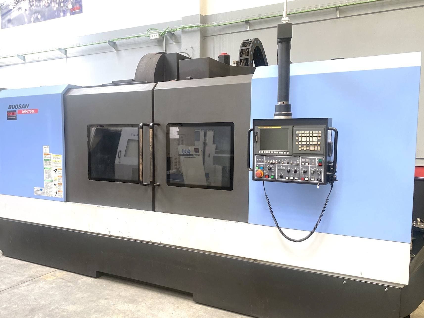 Doosan DNM 750L Mašinos vaizdas iš priekio
