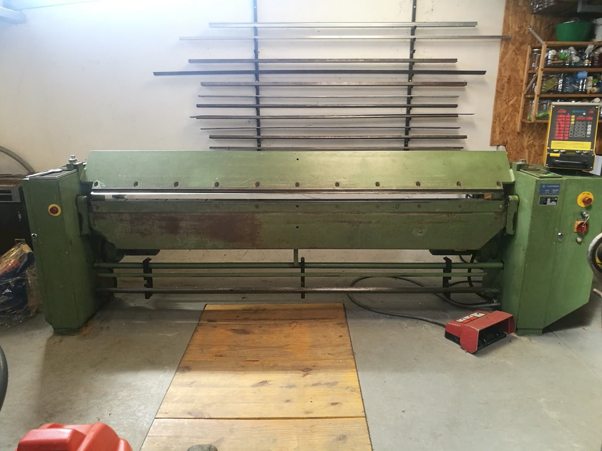 Schechtl MA 250/8 Mašinos vaizdas iš kairės pusės